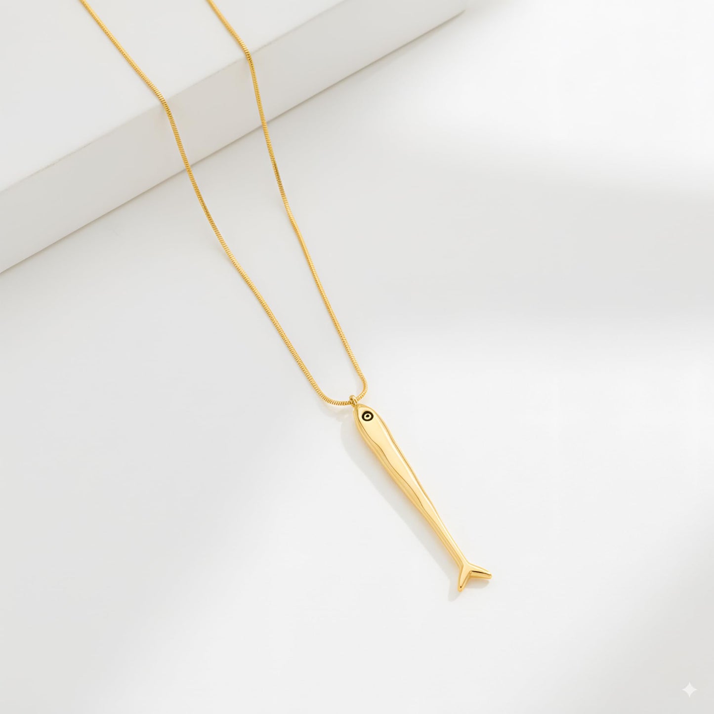 Lnmoieu Gold Fish Necklace for Women Beach Charm Pendant Ocean Jewelry
