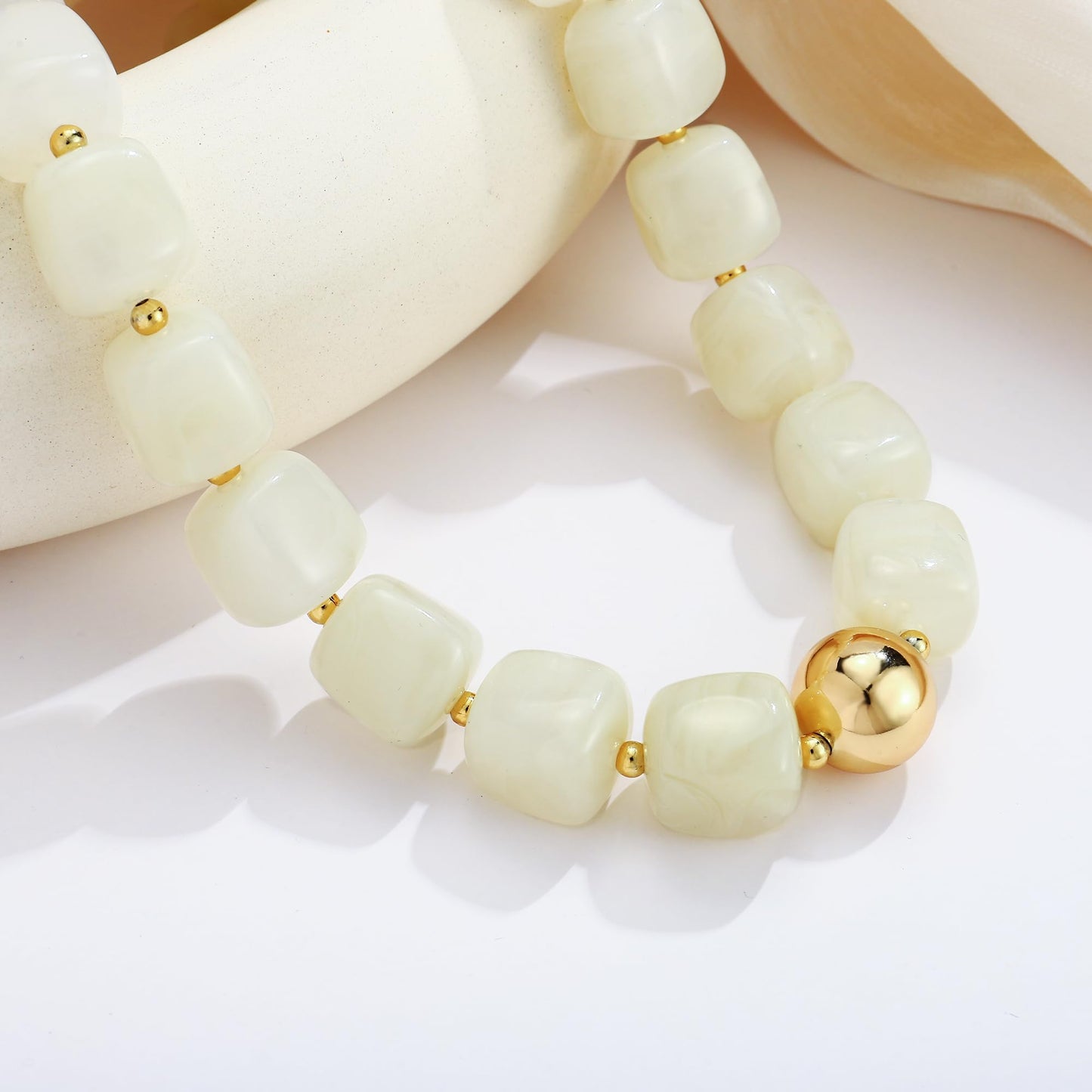 WOWORAMA Chunky Beaded Necklace for Women Trendy Cream White Statement Chunky Necklaces Large Square Resin Beads Choker Necklace Boho Summer Jewelry