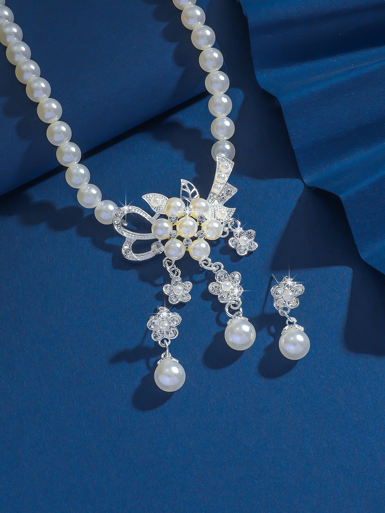 Meztole Pearl Necklace and Earring Set for Women,Pearl Jewelry Set Fake Pearls Necklace Imitation Beaded Collar de Perlas Para Mujer Necklaces for Prom Bridesmaid Costume Accessories C-Silver Flower