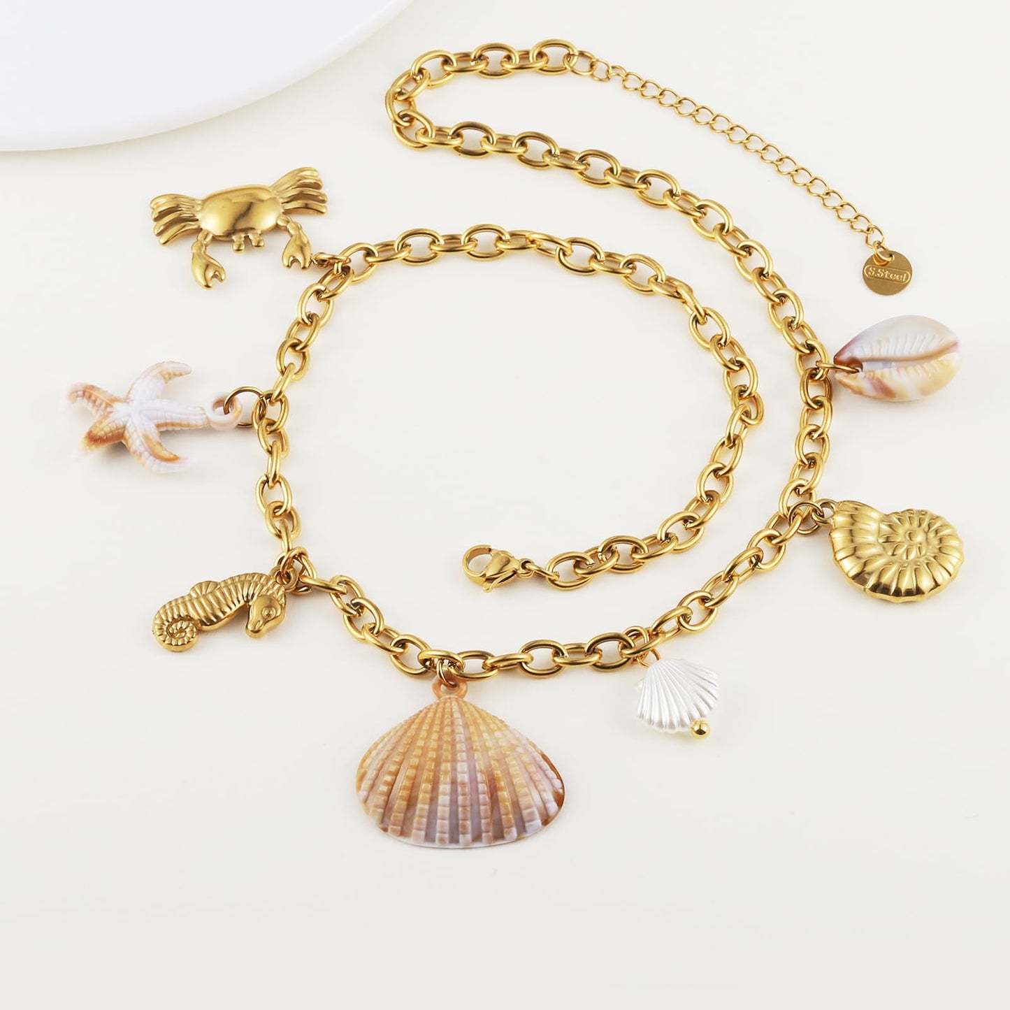 LCTrusttmor Gahna Sea Shell Necklace for Women, 18K Gold Plated Starfish Seahorse Crab Conch Charm with Adjustable Choker Necklaces for Women, Summer Beach Jewelry Gifts
