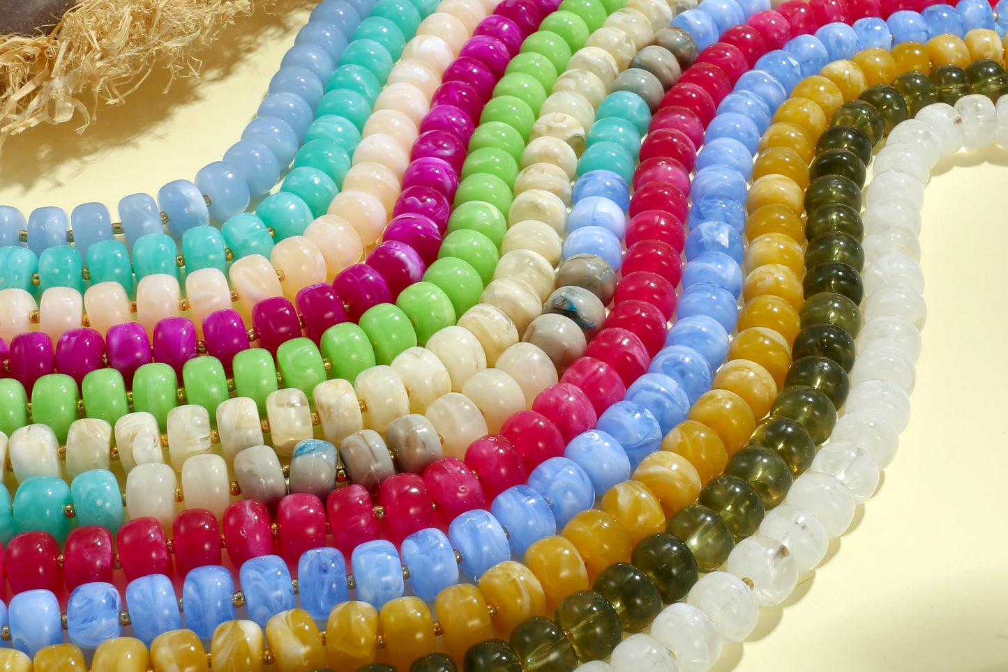 Badu Khaki Chunky Beaded Necklace for Women,Acrylic Bead Choker Statement Necklace Cute Trendy Necklaces Jewelry Gifts