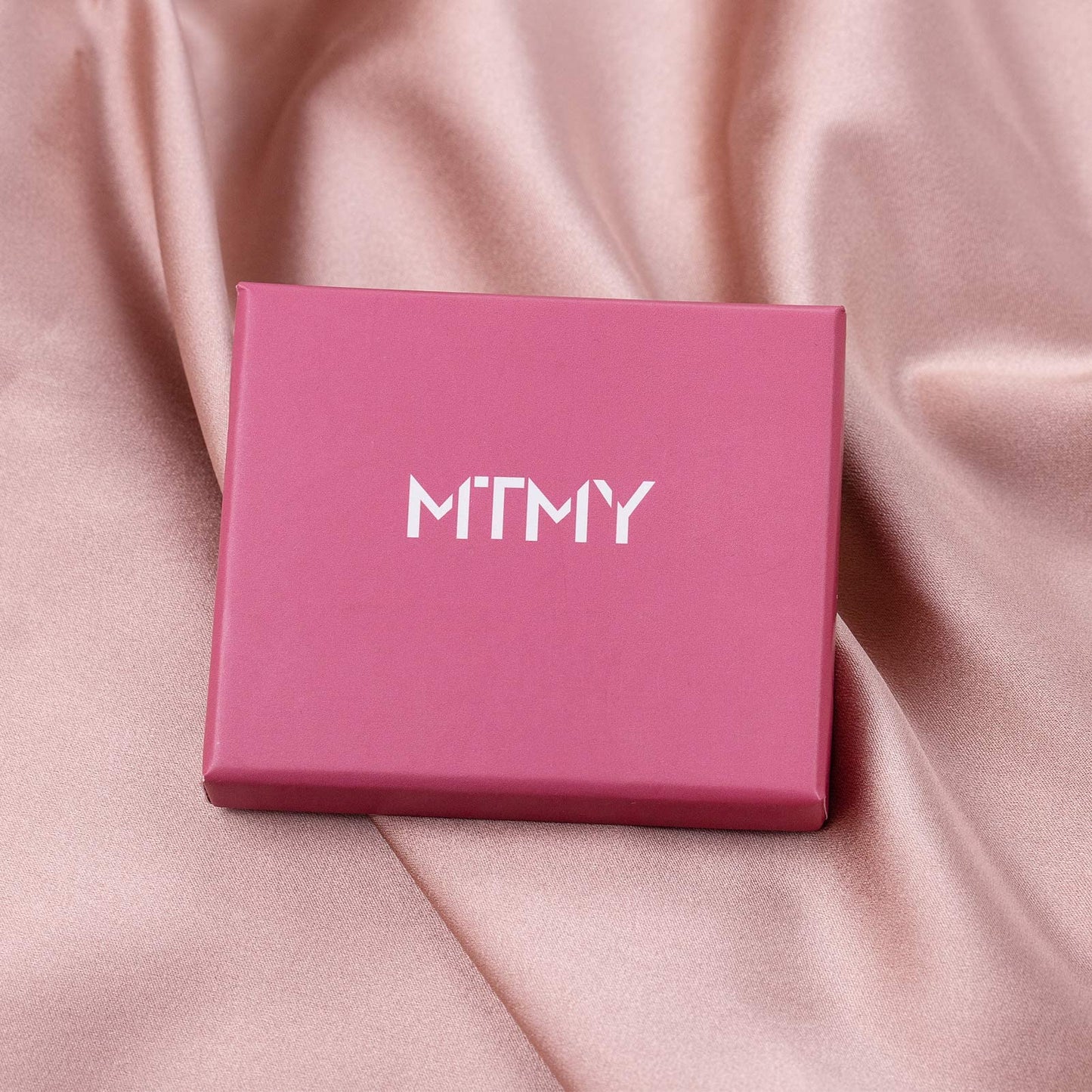 MTMY Gold Starfish Necklace 14K Gold Plated Shell Conch Ocean Pendant Necklace for Women Beach Summer Jewelry(Pearl Conch)
