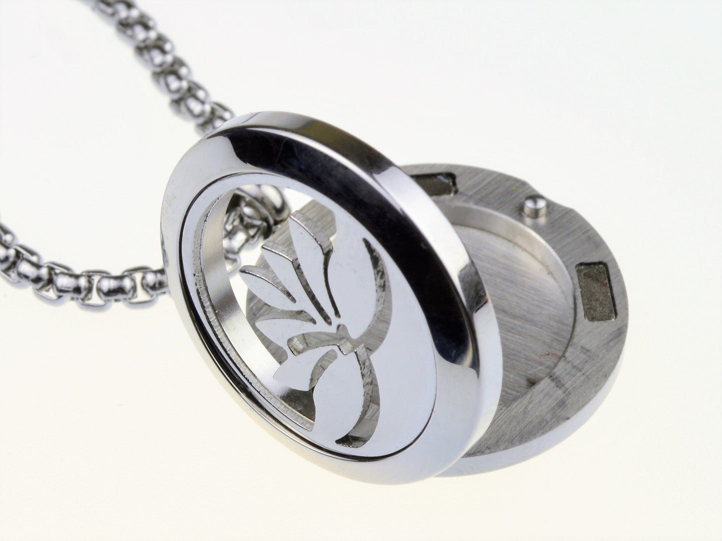 Wild Essentials Open Lotus Flower Essential Oil Diffuser Necklace, Stainless Steel Locket Pendant with 24 inch Chain, 12 Color Refill Pads, Customizable Color Changing Perfume Jewelry for Aromatherapy