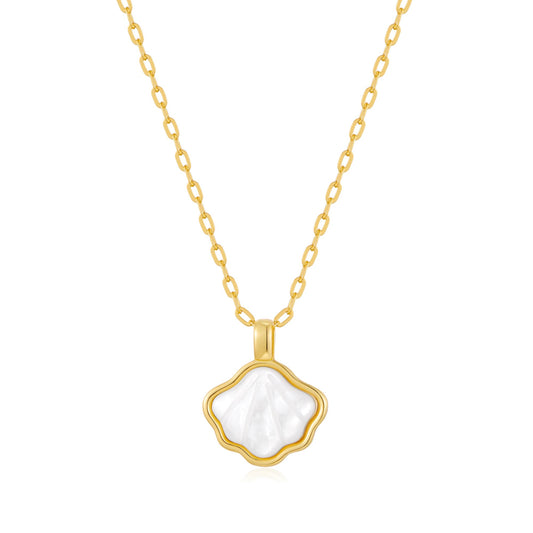 YUJIE Gold Shell Pendant Necklace for Women Dainty 14K Gold Plated Scallop Charm Summer Beach Minimalist Jewelry