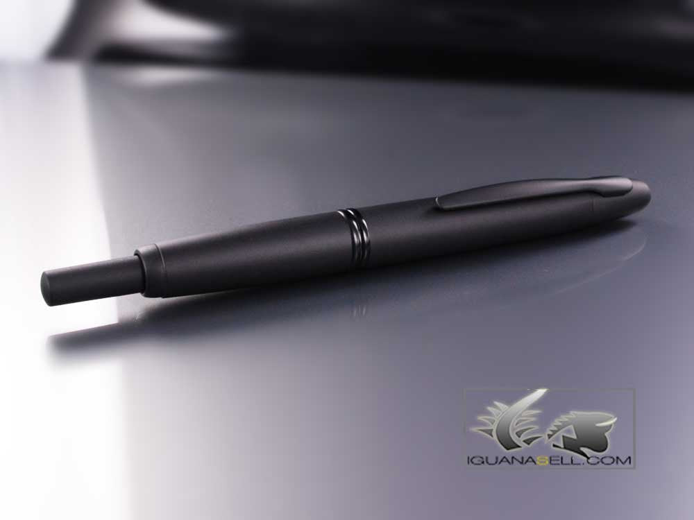 PILOT Vanishing Point Collection Refillable & Retractable Fountain Pen, Matte Black Barrel, Blue Ink, Fine Nib (60580)