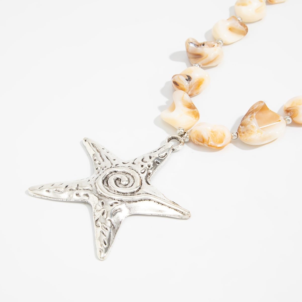 LNNVKRV Chunky Silver Big Starfish Pendant Necklace for Women Fashion Adjustable Colorful Irregular Shell Beaded Choker Necklaces Boho Summer Beach Jewelry for Women (off-white)