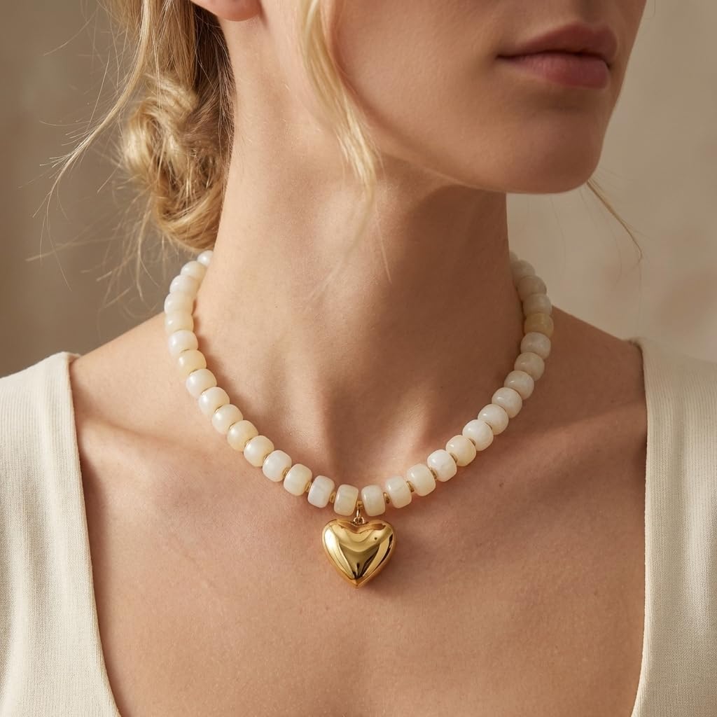 Frigotine Cream White Chunky Heart Necklace for Women, Elegant Resin Beaded Choker with Gold Puffy Heart, Adjustable Vintage Boho Statement Jewelry Gift