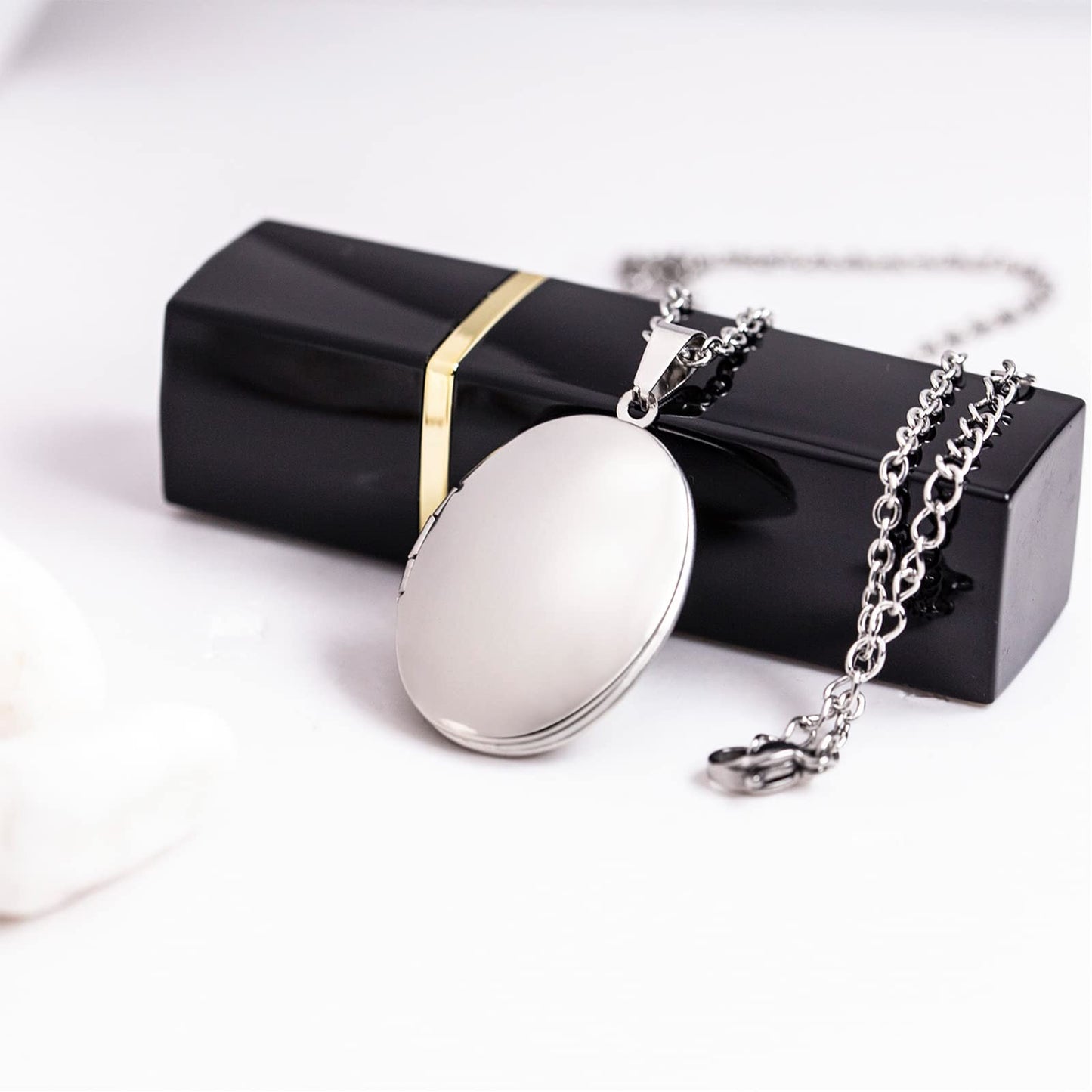 PHOCKSIN Silver Oval Locket Necklace For Women Locket Necklace that Hold Pictures For Girlfriend Best Gifts for Birthday Mothers Day