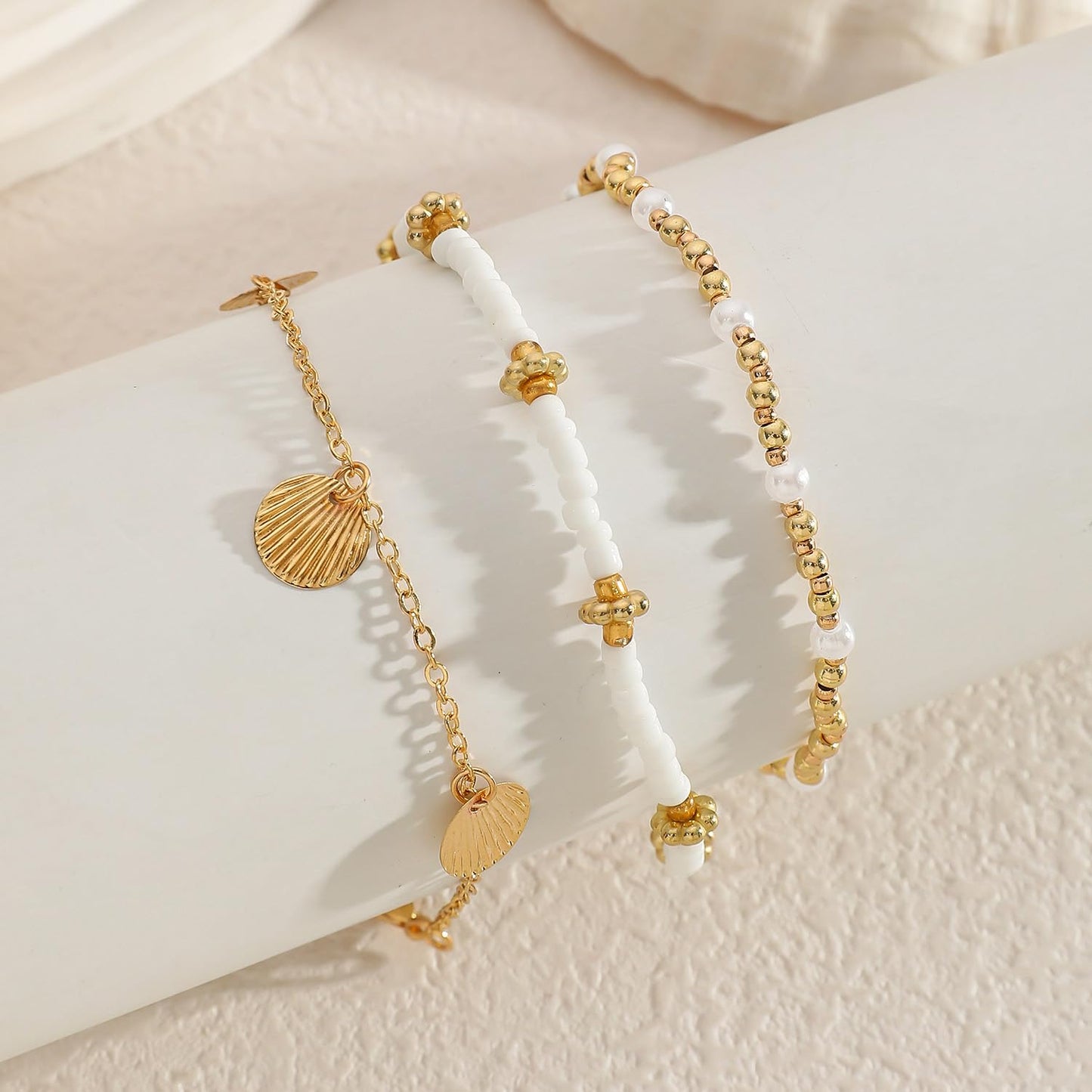 Smilelife Seashell Ankle Bracelets for Women Starfish Bracelets Layered Boho Puka Shell Anklet Cowrie Shell Bracelets Hawaiian Summer Beach Foot Chain Jewelry (SeaShell)