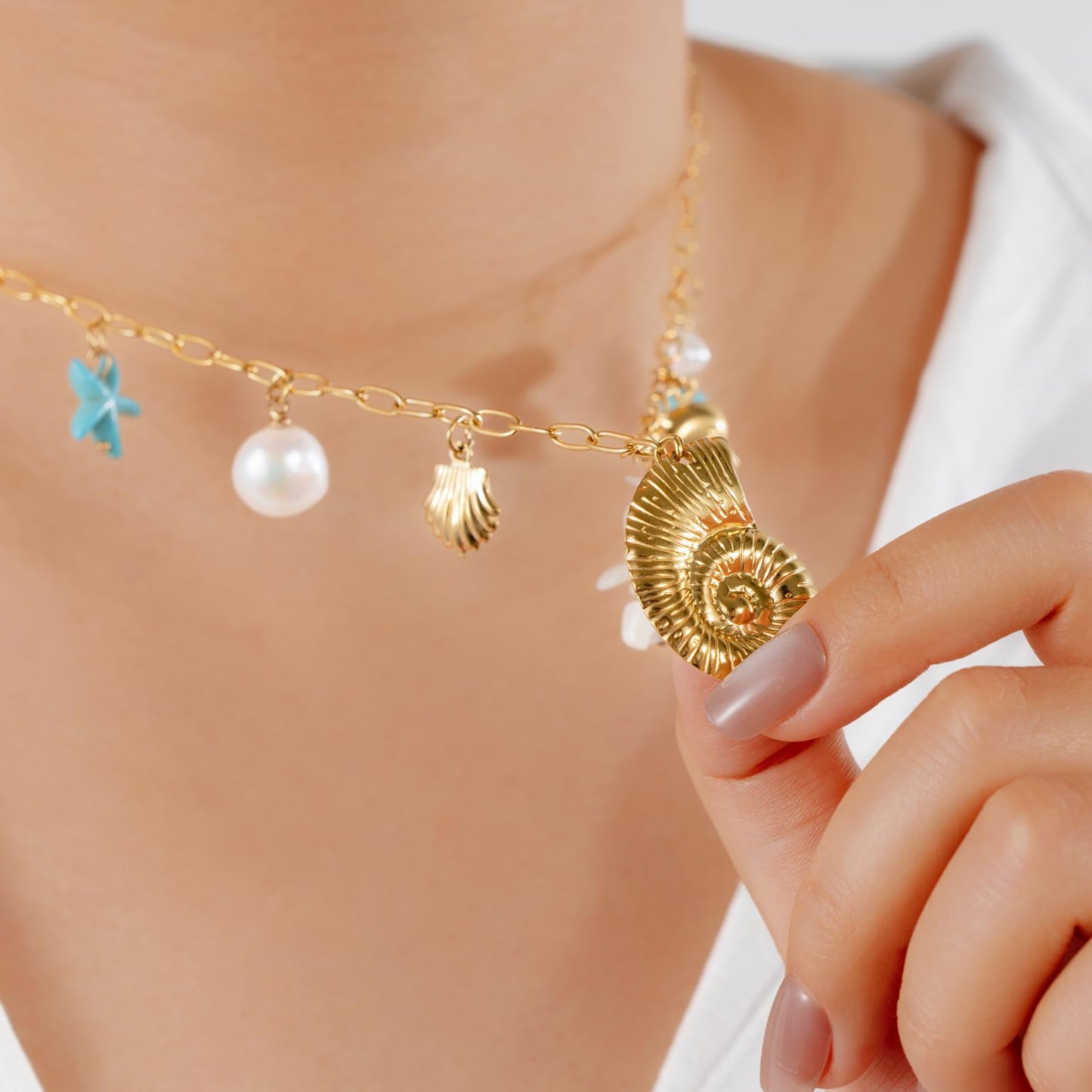 Chunky Gold Necklace Statement Boho Beach Ocean Summer Stainless Steel Jewelry Shell Starfish Turquoise Dolphin Pearl Sun Flower Wave Heart Fish Charm Choker Necklaces for Women(Seashell)
