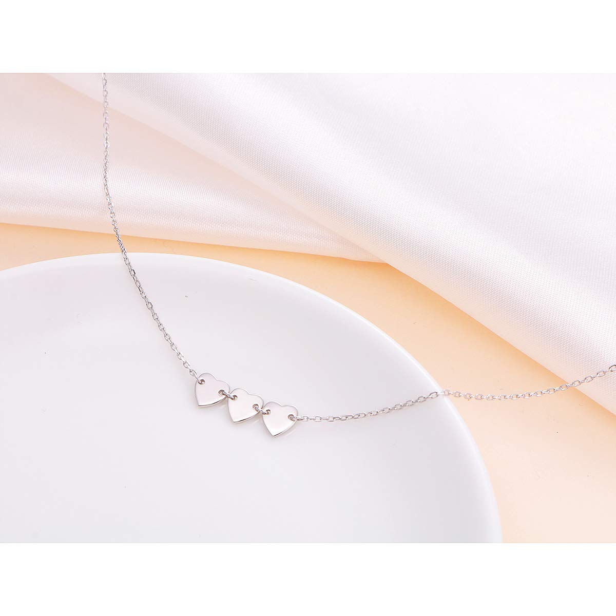 DAOCHONG Sterling Silver Triple 3 Heart Choker Necklace - Dainty Three Hearts Station Choker, Adjustable Delicate Silver Love Necklace for Women, Meaningful Friendship & Family Jewelry Gift