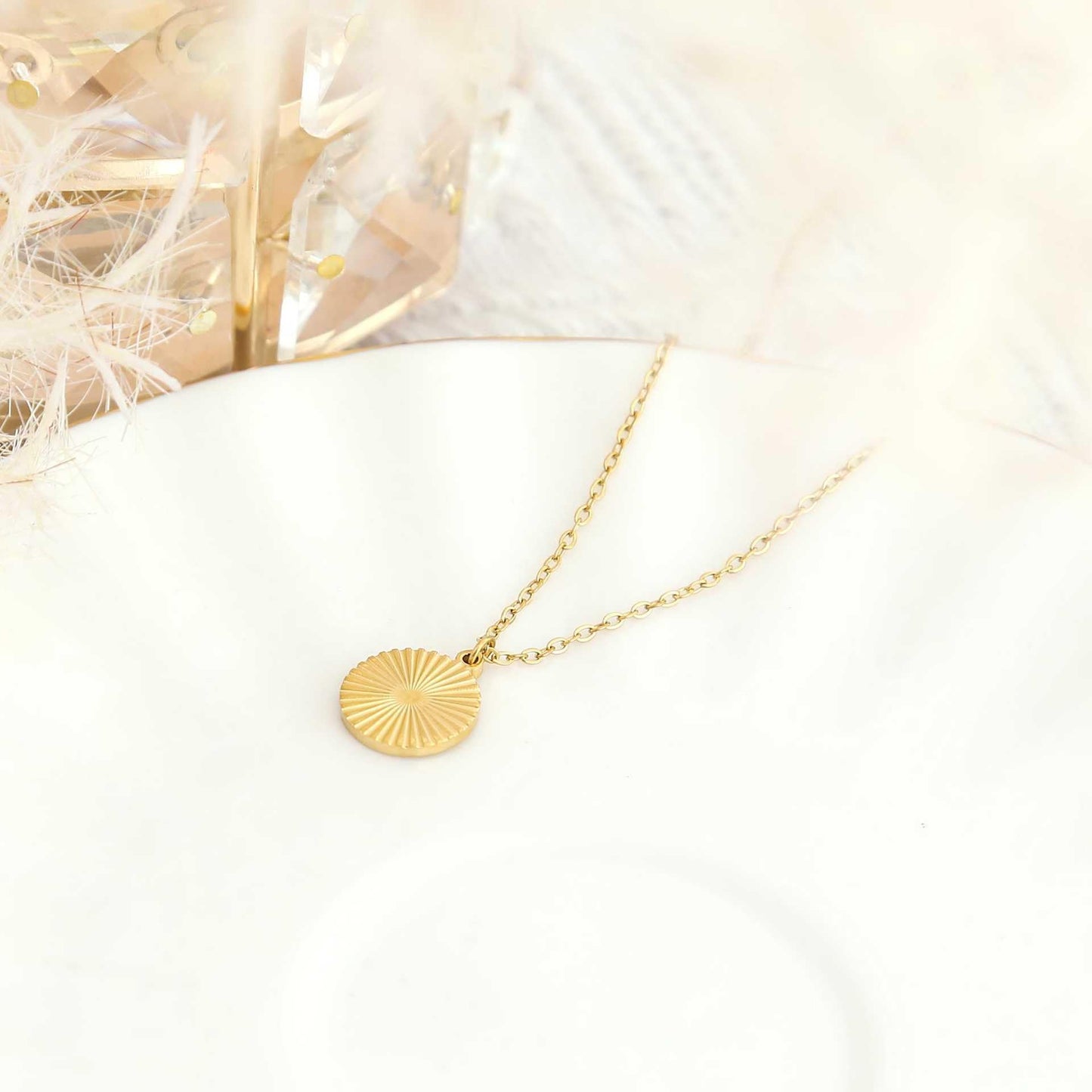 ZKJTEARY Sun necklace for Women Trendy Dainty 18k Gold Chain Lucky Sun jewelry Pendant Gift Card for Women Mom Grandma (Sun)