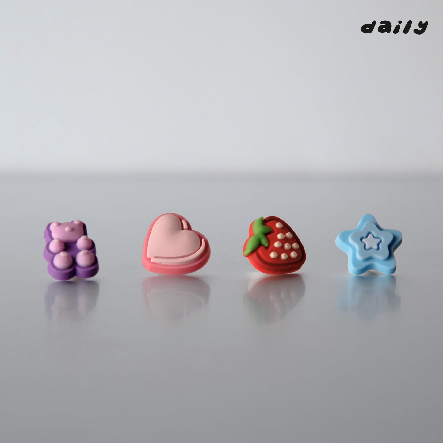 The Original Mello Charm Cloud Clip Hair Claw Clip Squishy Claw Clip Made in Korea Patent Pending 30021976 (Medium Black Clip, 4 Charms)