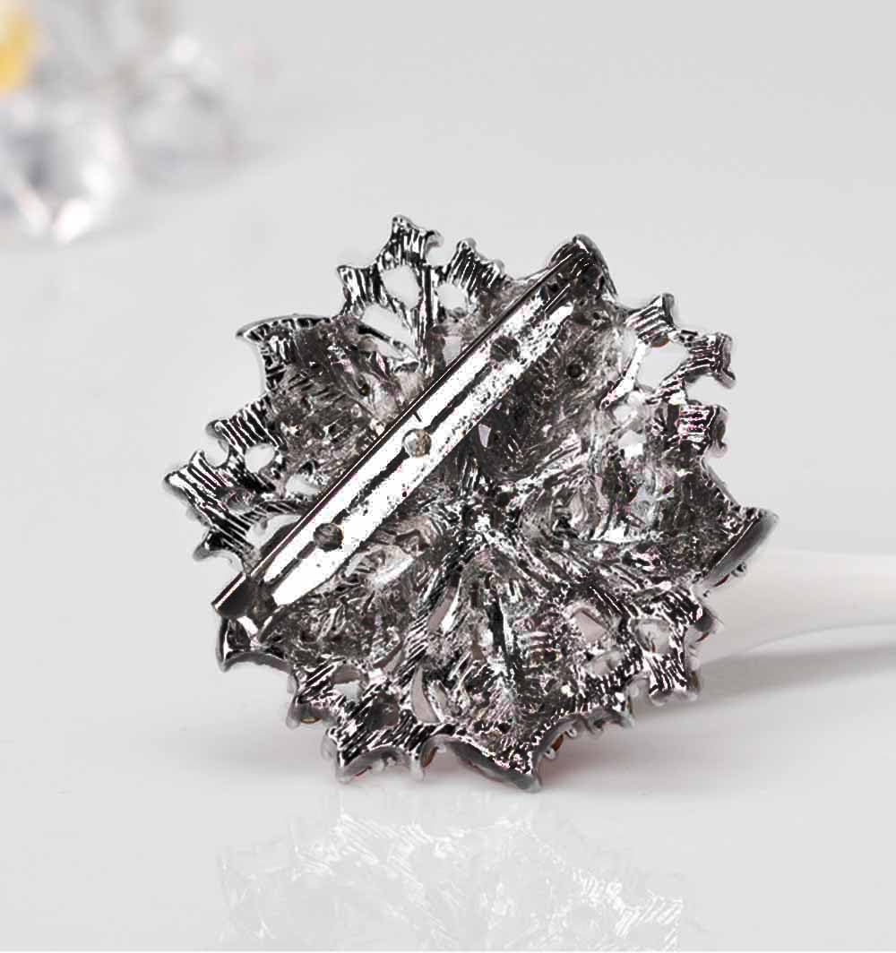 Ezing Fashion Jewelry Beautiful Silver Plated Rhinestone Crystal Brooch Pin For Woman (black)