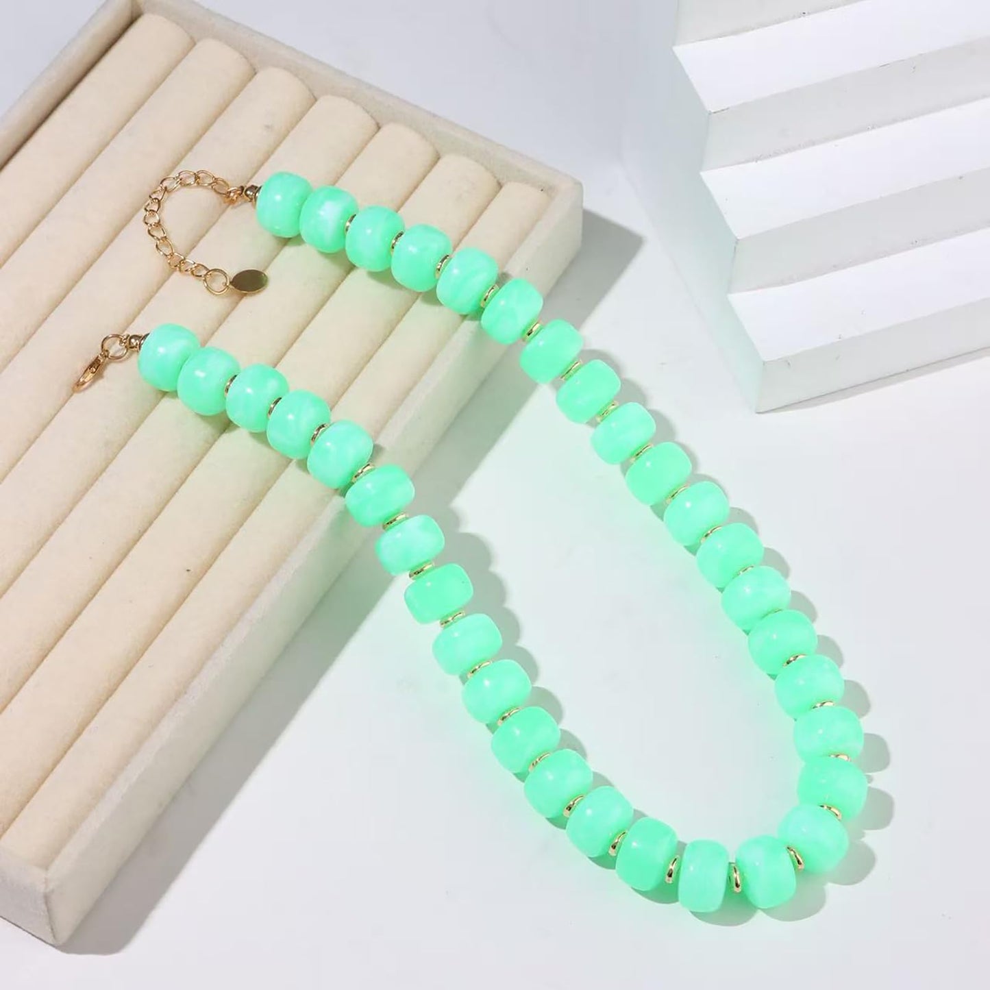 joymiao Beaded Necklace for Women Green Resin Chunky Colorful Necklaces Gemstone Beads Large Beaded Choker Summer Beach Jewelry