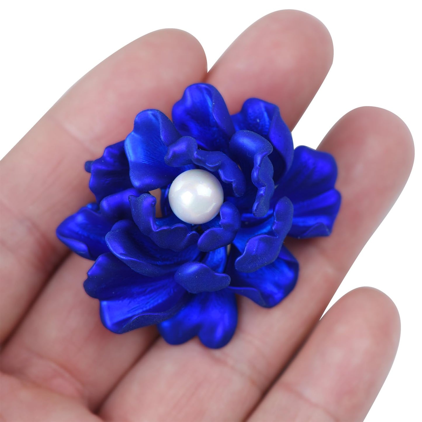 YYBONNIE Elegant Crystal Blooming Rose Flower Brooch Lapel Pin Breastpin for Women Birdal Cardigan Hat Scarf Suit Sweater Floral Pins (Blue Pearl Peony Flower)