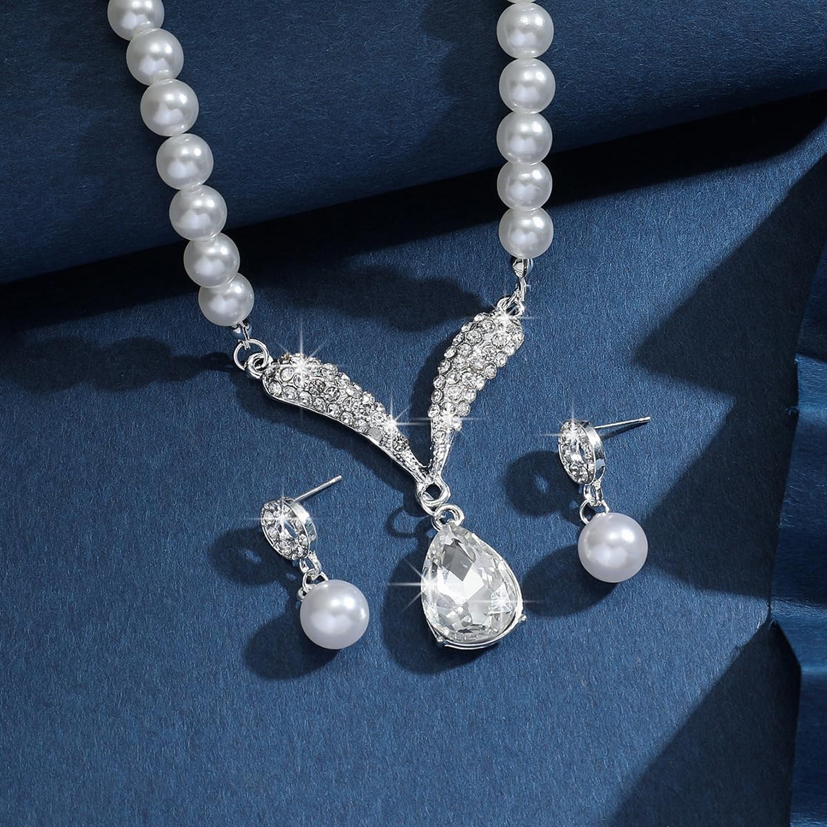 Meztole Pearl Necklace and Earring Set for Women,Pearl Jewelry Set Fake Pearls Necklace Imitation Beaded Collar de Perlas Para Mujer Necklaces for Prom Bridesmaid Costume Accessories A-Silver