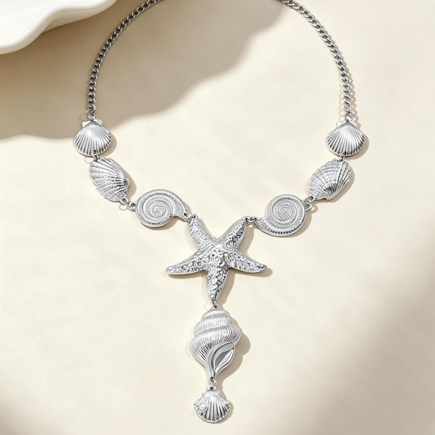 JAGWQRK Starfish Seashell Necklaces for Women Boho Y-Shaped Big Seashell Conch Pendant Necklace Statement Summer Beach Holiday Party Present Jewelry