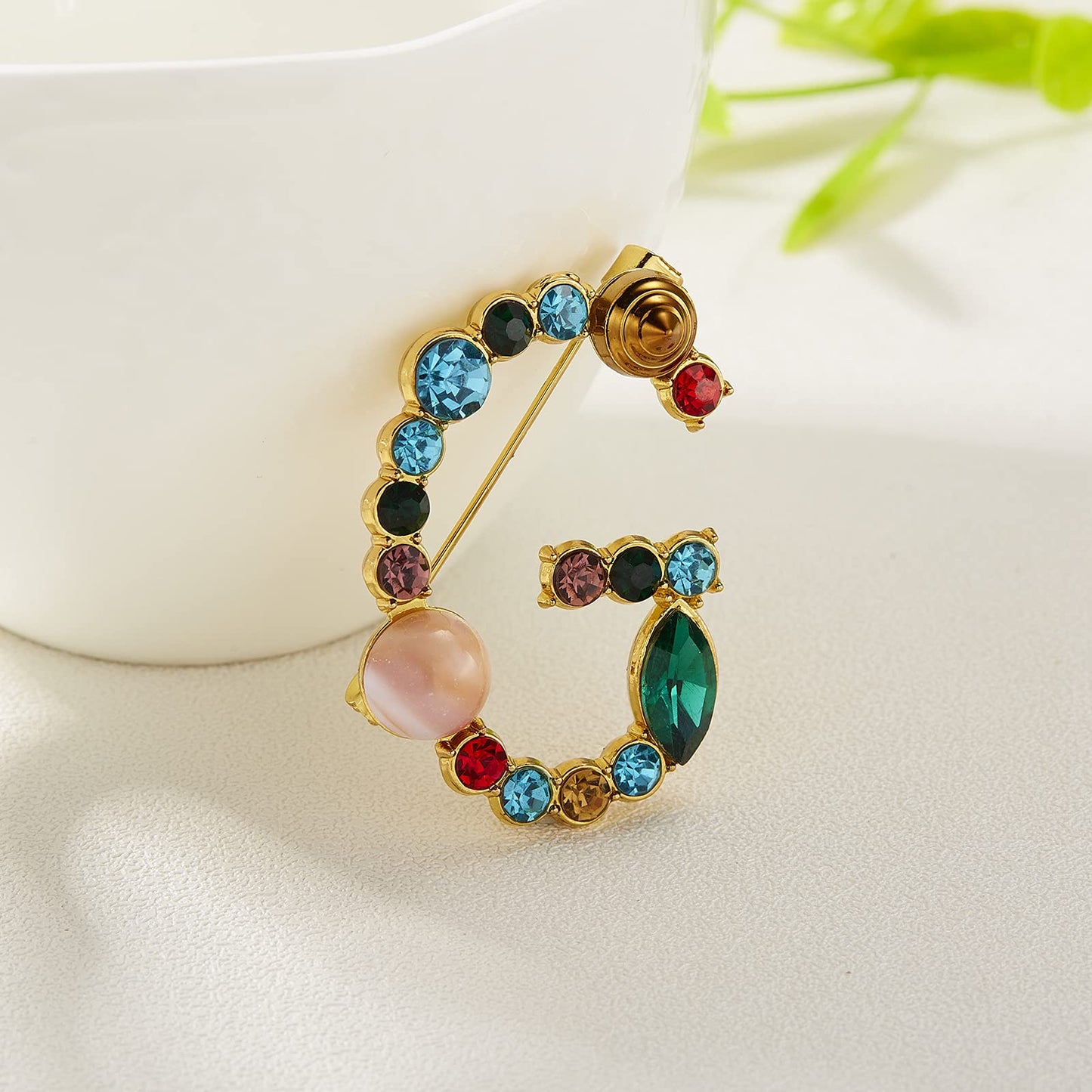 RINHOO Crystal Pearl Initial Brooch Gold Plated Enamel Colorful Letter Alphabet Breastpin Pin Jewelry for GIFTS (Gold G)