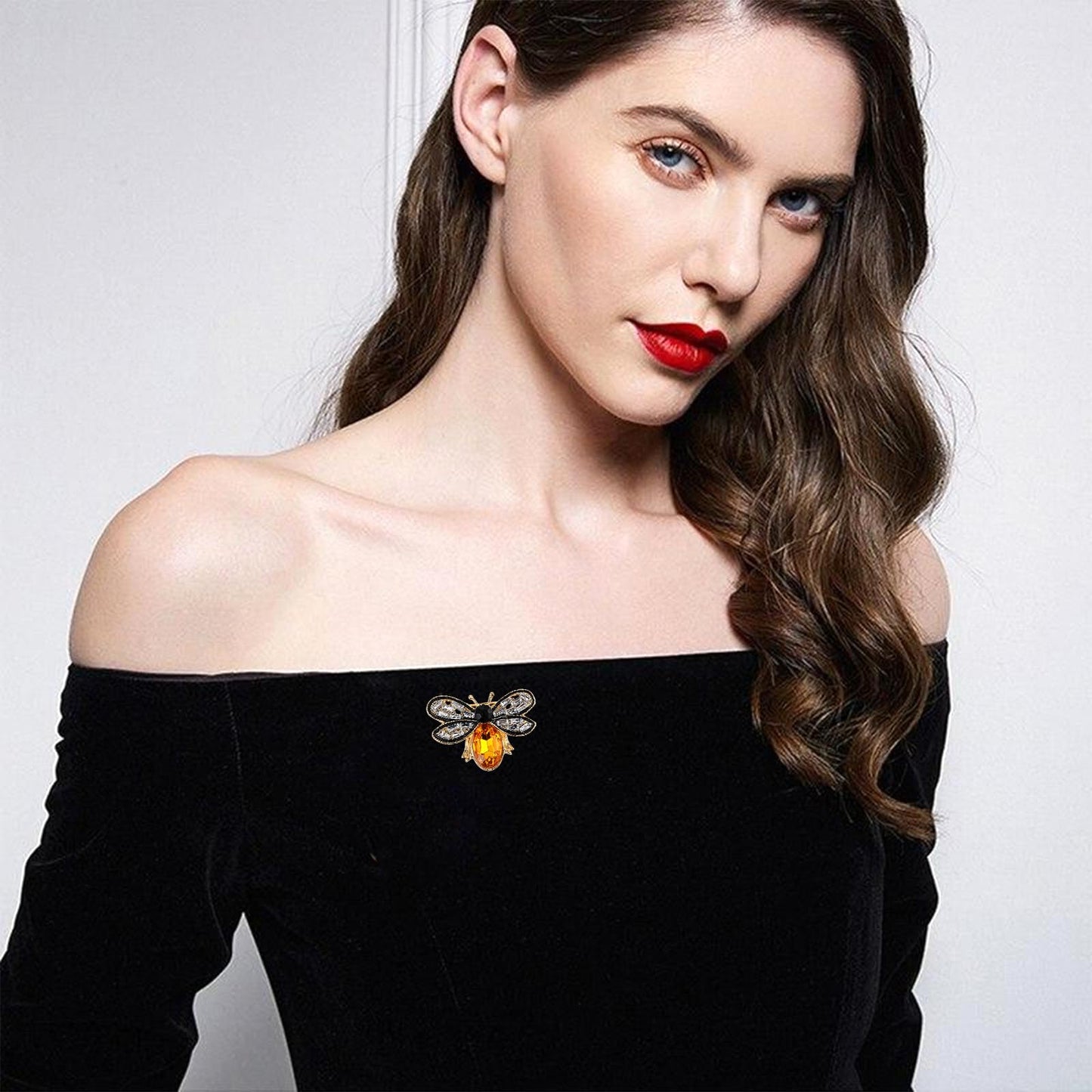 Bee Brooch Pin, Honey Bee Rhinestone Pins Vintage Crystal Insect Themed Lapel Pins Stylish Accessories for Women Men Party Dating Daily