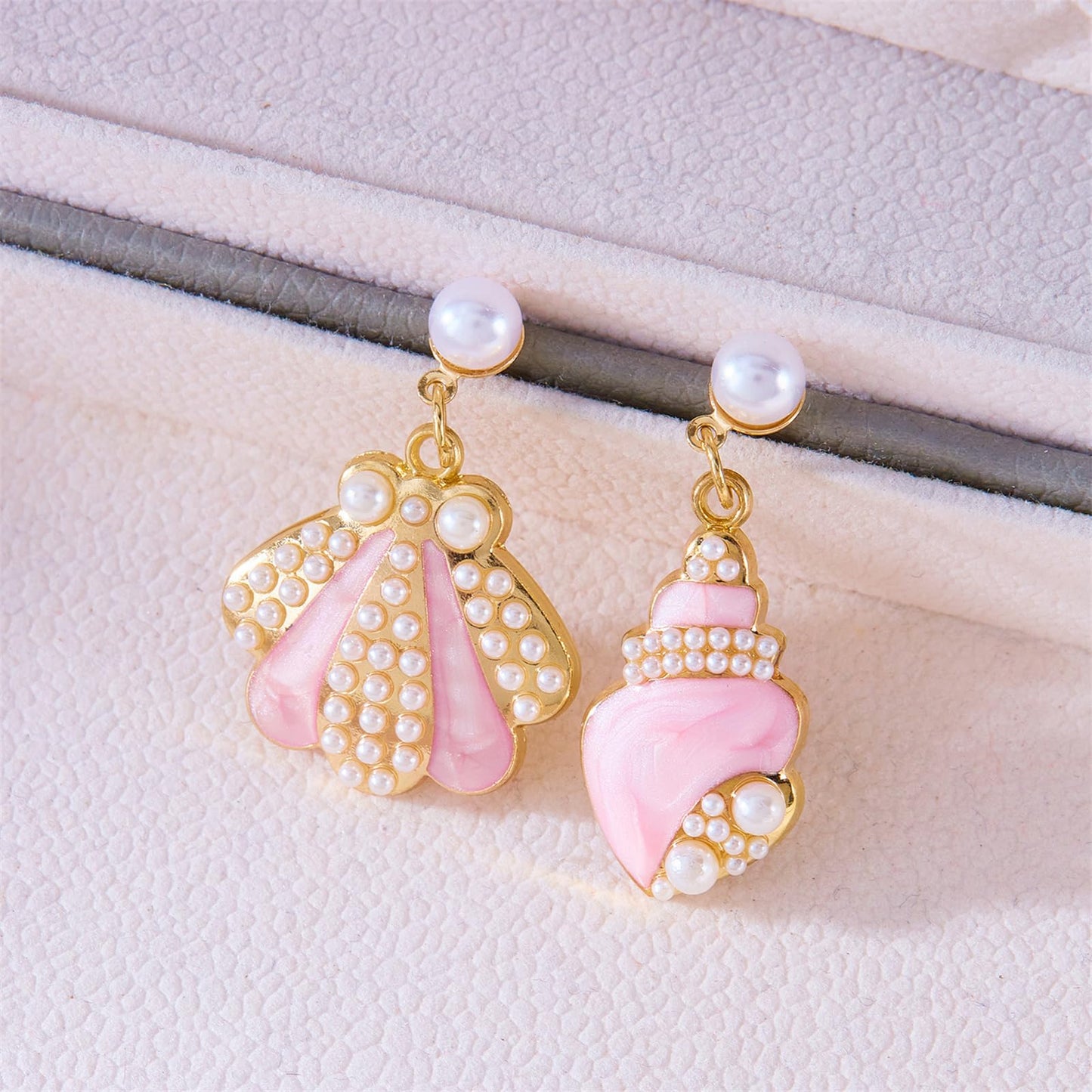 Asymmetric Starfish Seashell Earrings Gold Plated Boho Handmade Charm Cowrie Sea Shell Conch Star Ocean Animals Long Dangle Drop Earrings for Women Hawaii Summer Beach Party Holiday Jewelry Gifts (Pink conch)