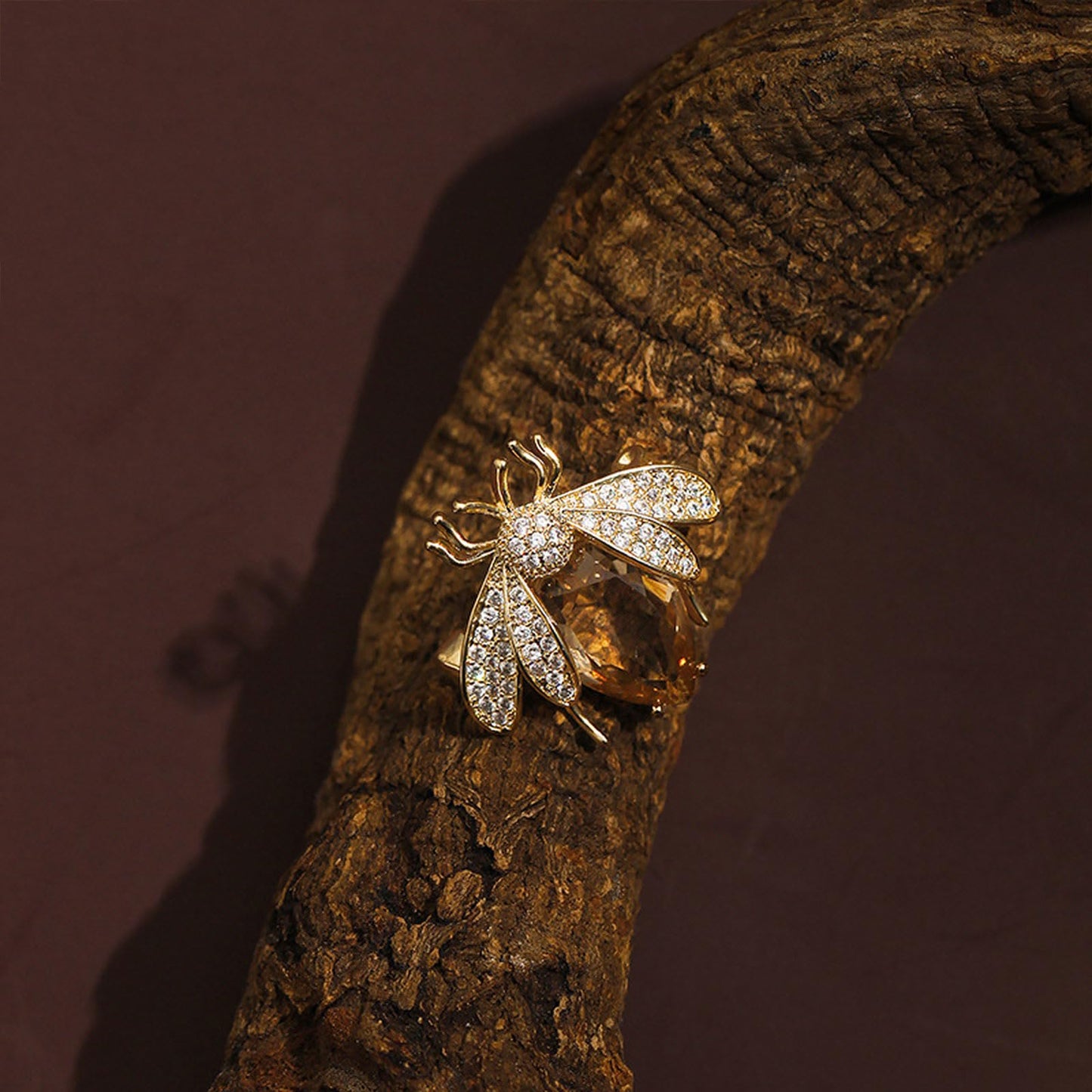 Crystal Bee Brooch for Women Zirconia Bee Pin Bee Jewelry Birthday Mother's Day for Mother Wife Girlfriend