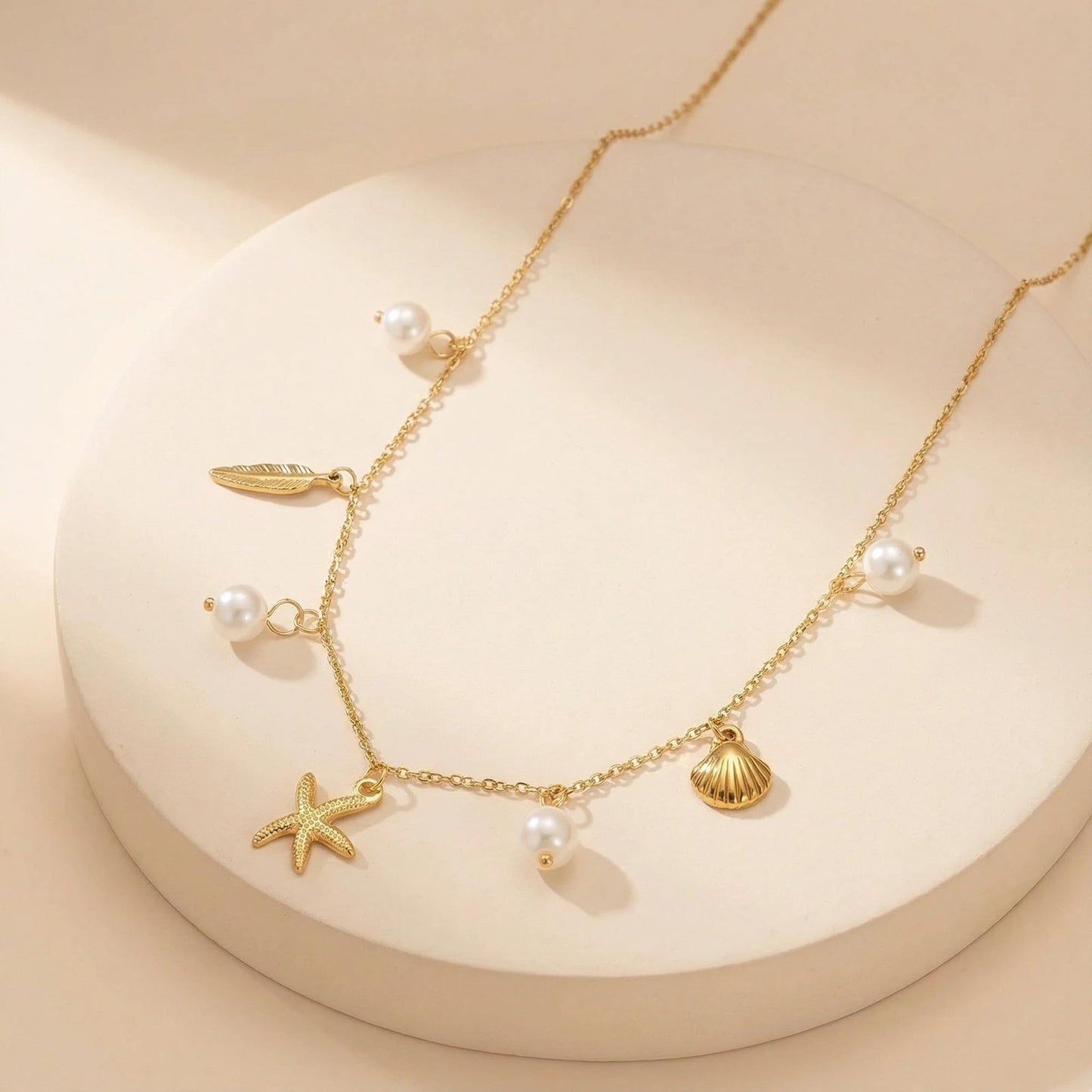 Shell Starfish Necklace for Women, 14k Gold Plated Boho Layered Beaded Charm Pendant Necklace, Dainty Adjustable Pearl Conch Summer Beach Vacation Jewelry Gifts(Starfish&Pearl)