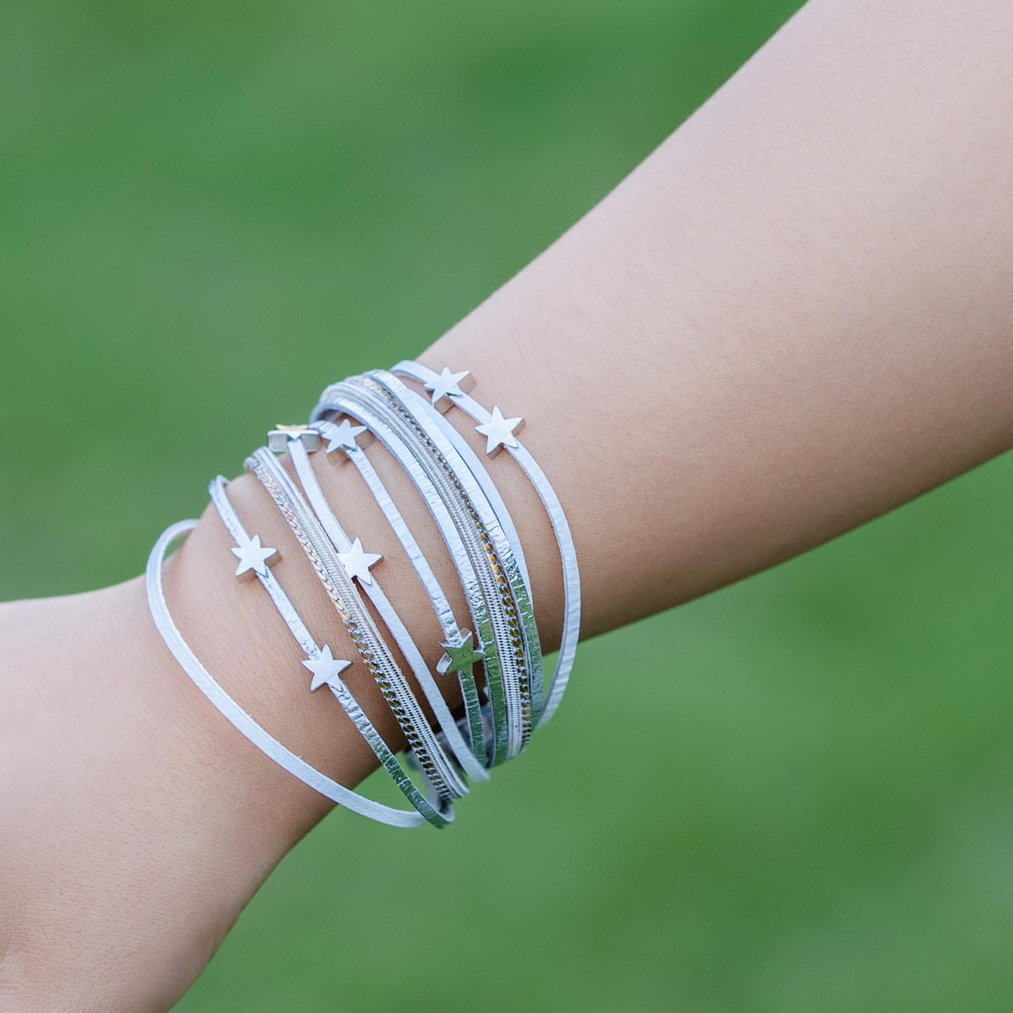 FANCY SHINY Leather Wrap Star Bracelet Boho Bangle Bracelets for Women Trendy Stackable Cute Star Bracelet with Magnetic Clasp(White)