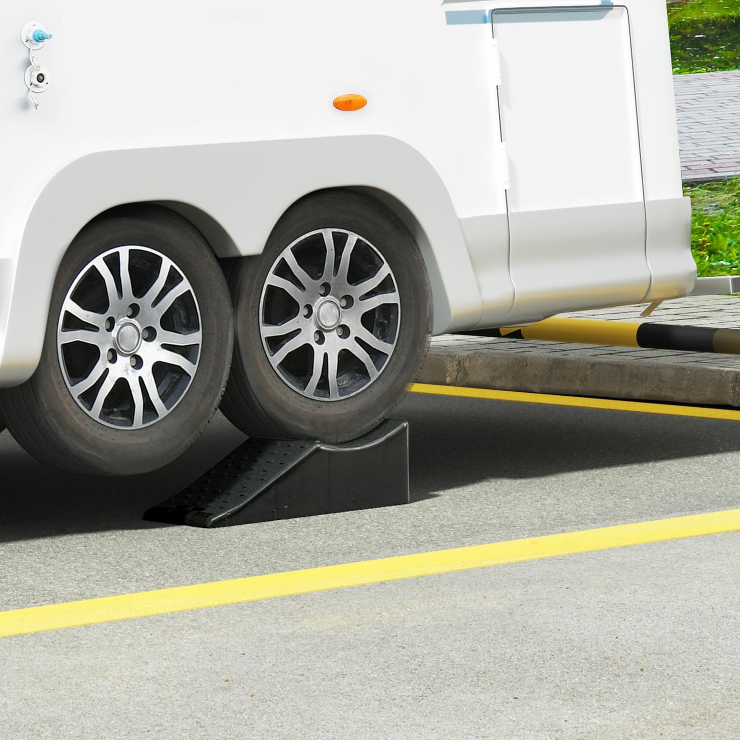 VEVOR 1Piece Vehicle Ramp 20000 lbs/9 Ton Capacity Car Service Ramp, Effortlessly Lift 5.5" High, Durable Nonslip & Portable, for Routine Tire Replacement Repairs, Work with Tandem Wheel Vehicles
