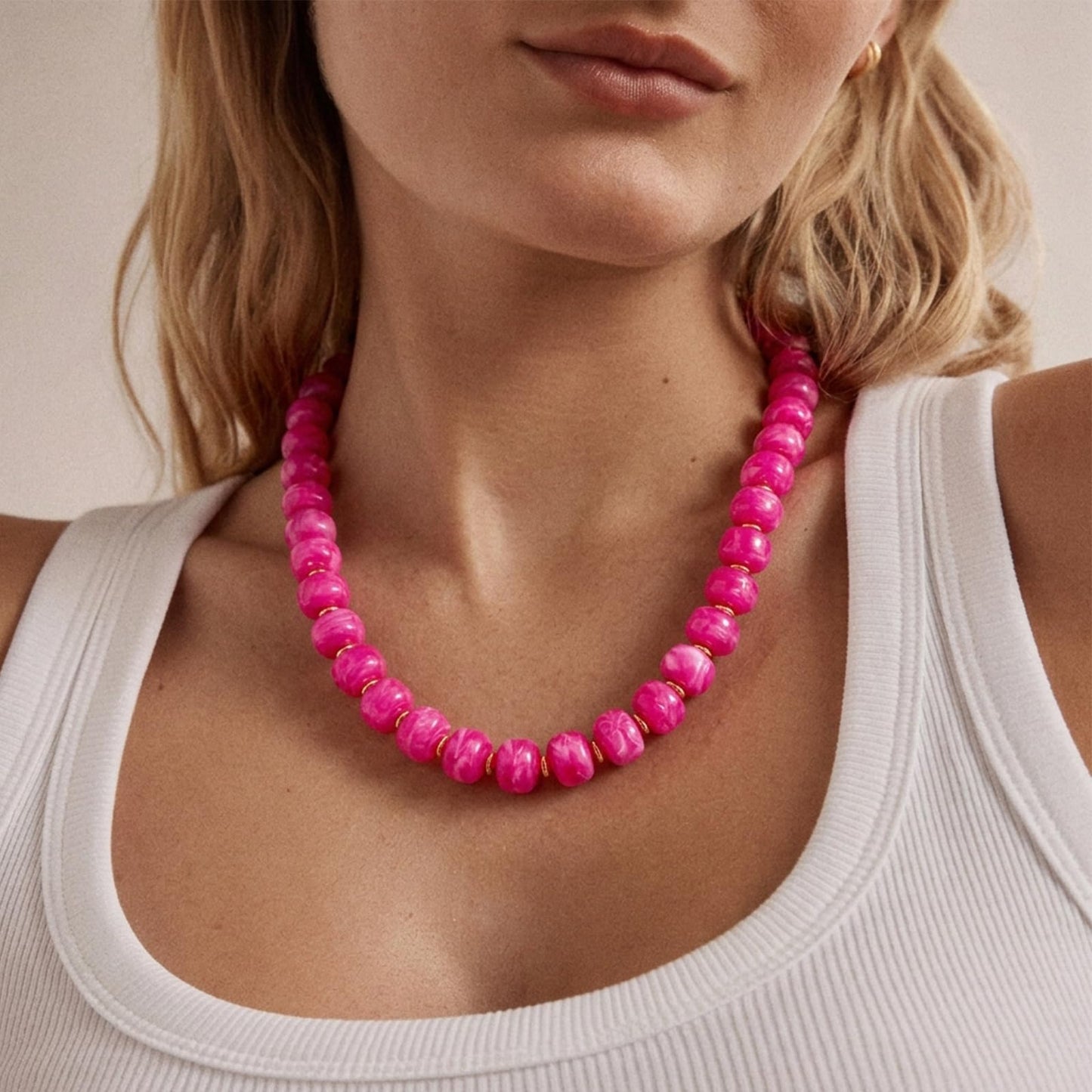 HolidayQbee Beaded Necklace for Women Boho Bead Chunky Necklace Big Bead Necklace Fashion Trendy Summer Pink Resin Beaded Necklaces Jewelry Gifts