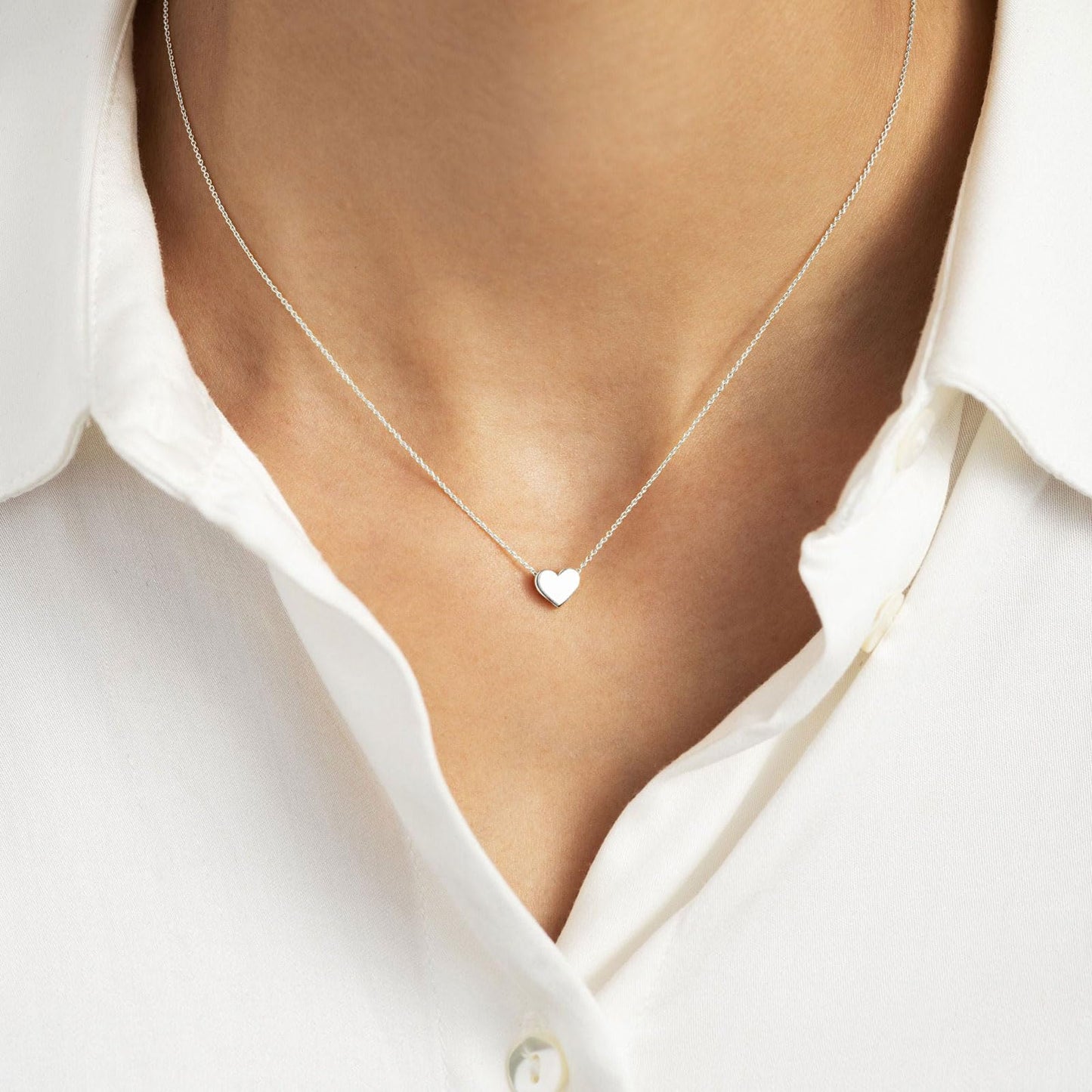 VRIUA Heart Necklace 14K Silver Plated Dainty Heart Pendant Necklace for Women Minimalist Everyday Jewelry