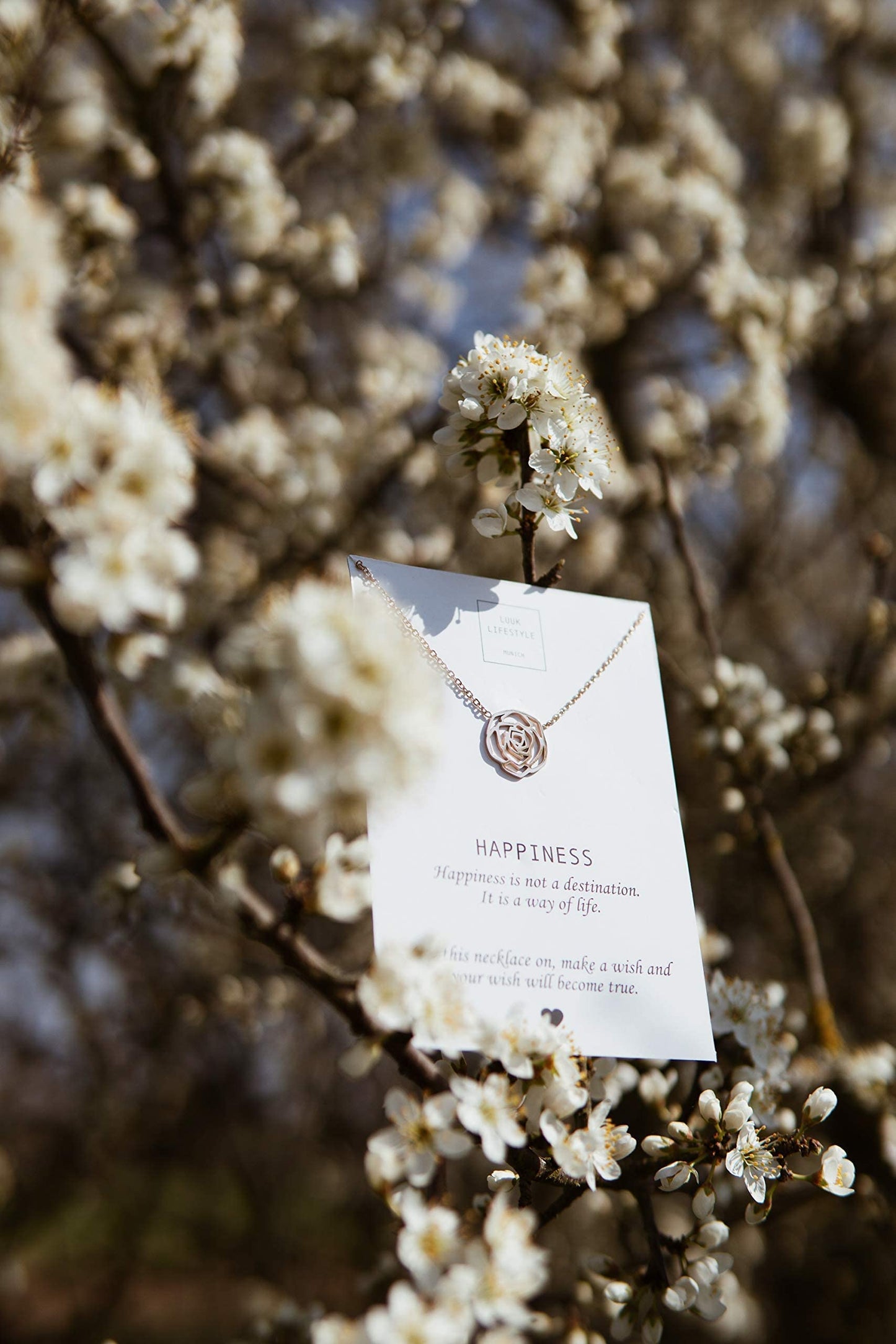 LUUK LIFESTYLE Stainless steel necklace for women with rose flower pendant and HAPPINESS gift card, trendy chic style, modern and minimalist fashion accessory for her, birthday present, gold