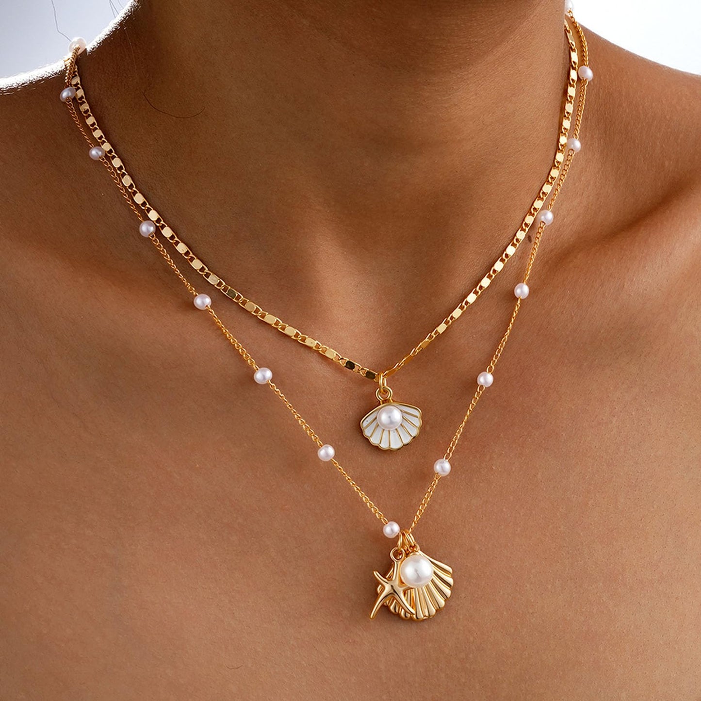 Starfish Shell Beach Necklace for Women Boho Gold Layered Seashell Necklace Conch Shell Pearl Mermaid Necklaces Beach Summer Essentials Jewelry Outfits