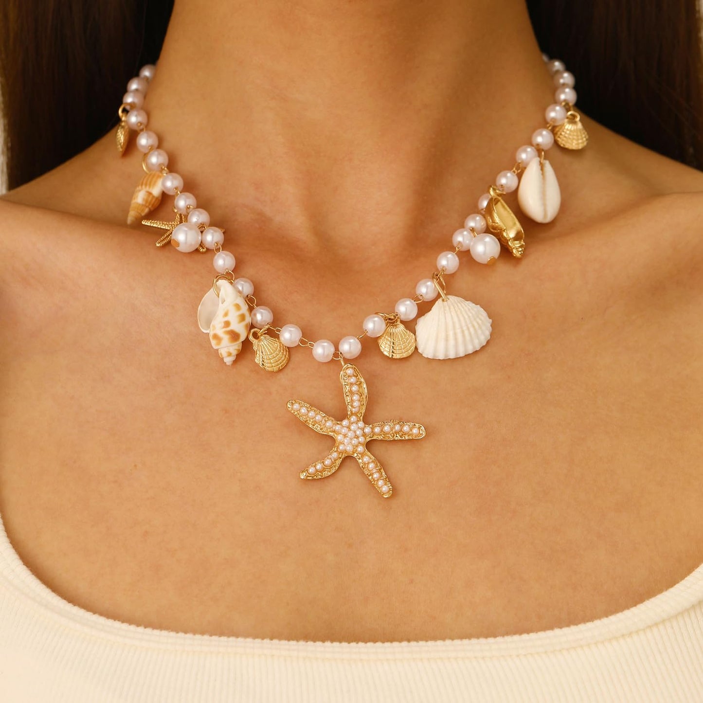 Gold Starfish Seashell Pearl Necklace for Women Gold Pearl Beaded Choker Necklace Summer Boho Starfish Seashell Charm Pendant Necklaces Beach Mermaid Jewelry Accessories