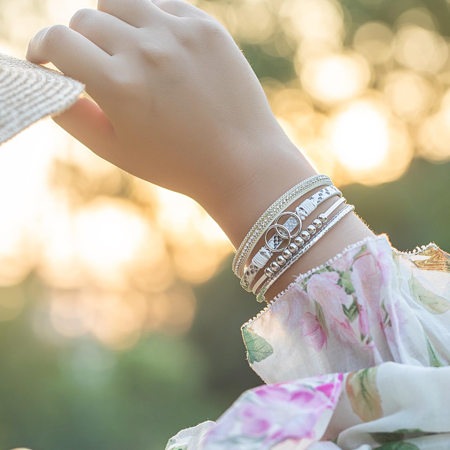 FANCY SHINY Boho Leather Wrap Bracelet Stackable Beaded Infinity Chunky Cuff Bracelets with Magnetic Clasp Western Hippie Outfits Jewelry Gifts for Women(Snakeskin White)