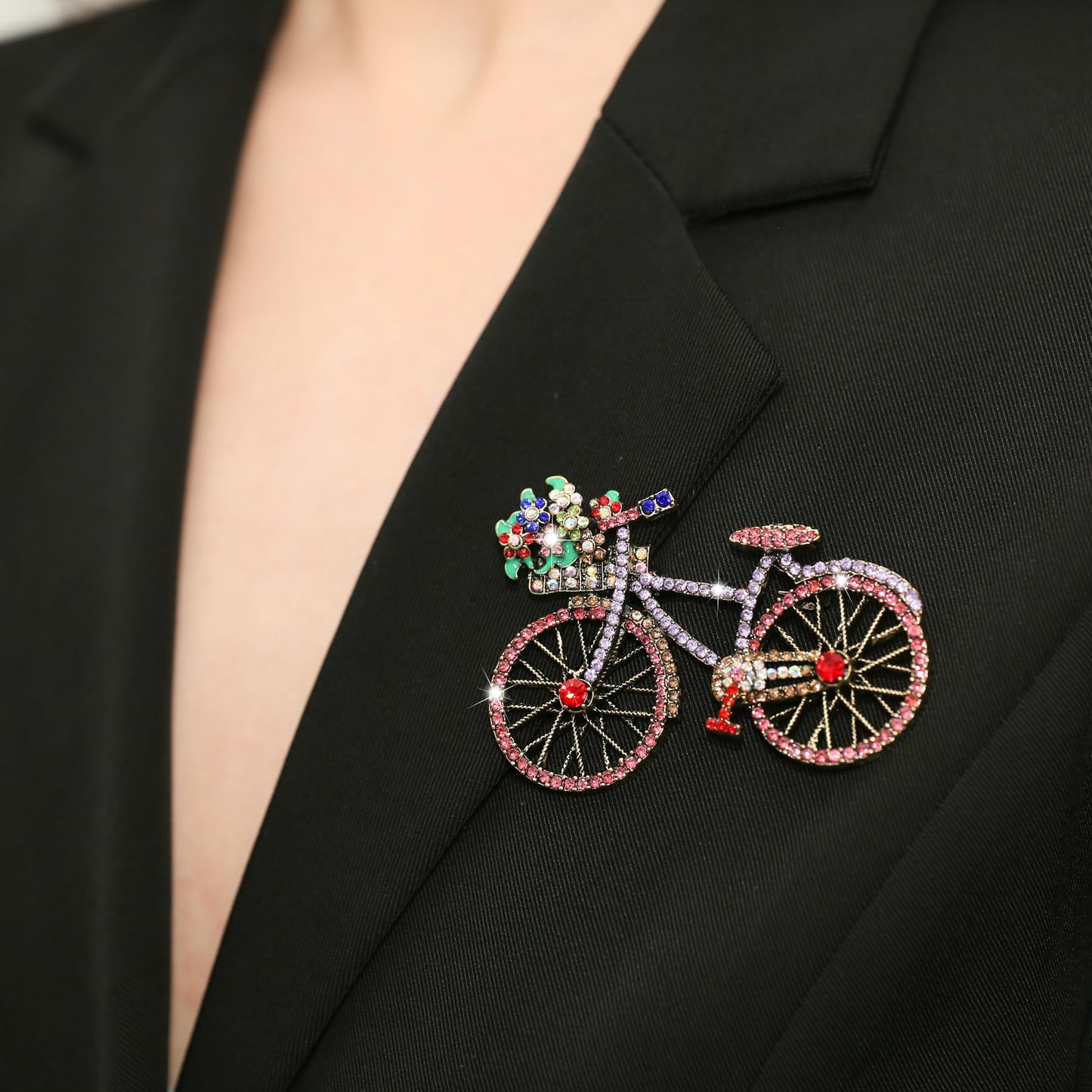 Vancy Utopia Crystal Rhinestone Creative Bicycles Brooch Pin for Women Retro Elegant Handmade Red Brooches Pins Classic Wedding Fashion Jewelry Accessories Gift