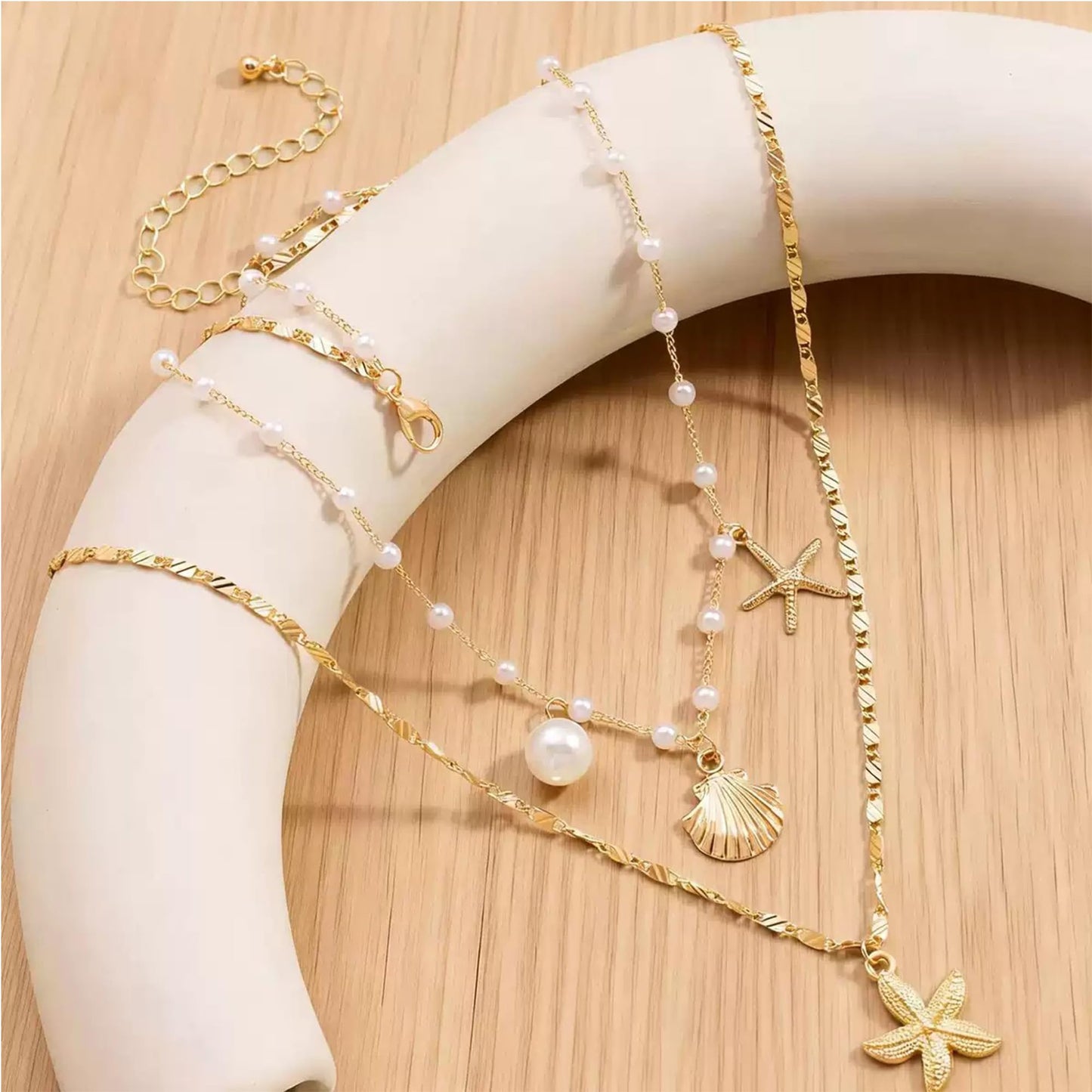 HLZMZQF Gold Starfish Shell Pendant Layered Necklaces Conch Charm Necklace for Women Boho Beach Trendy jewelry (gold starfish shell)