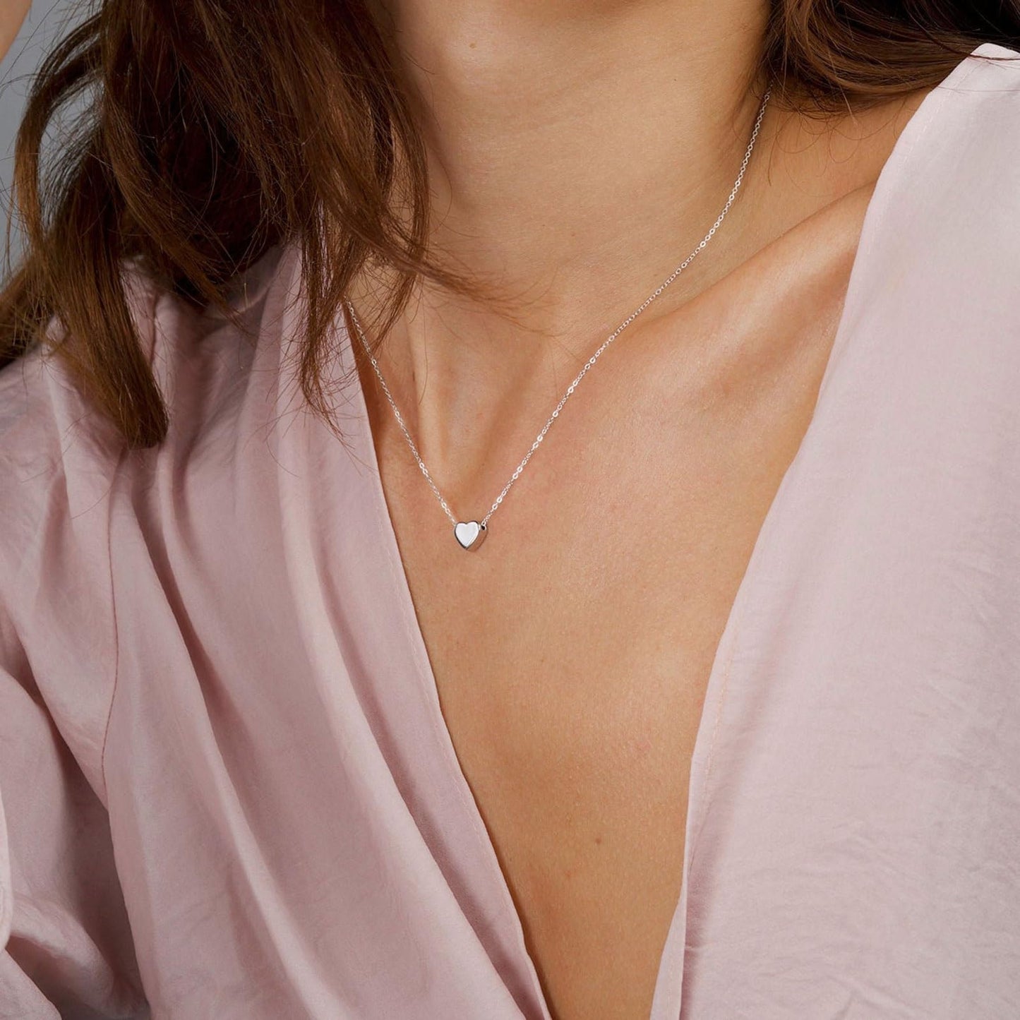 VRIUA Heart Necklace 14K Silver Plated Dainty Heart Pendant Necklace for Women Minimalist Everyday Jewelry