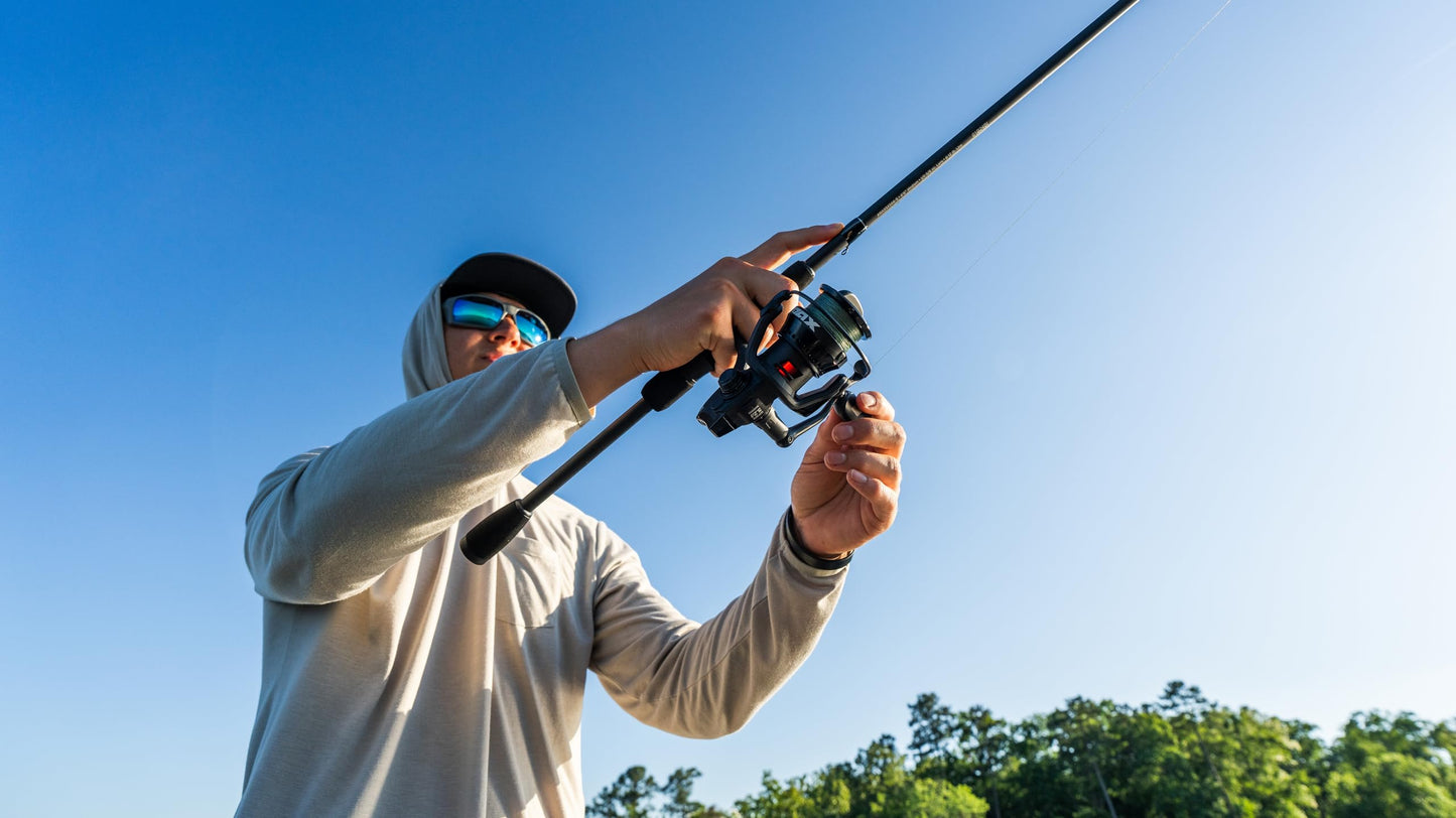 Abu Garcia Max SX Size 2500 Spinning Fishing Reel, High-Performance Freshwater Reel, A-Symmetric Carbon Frame and Rotor, Durable & Lightweight Construction, Max Drag of 7lb | 3.1kg
