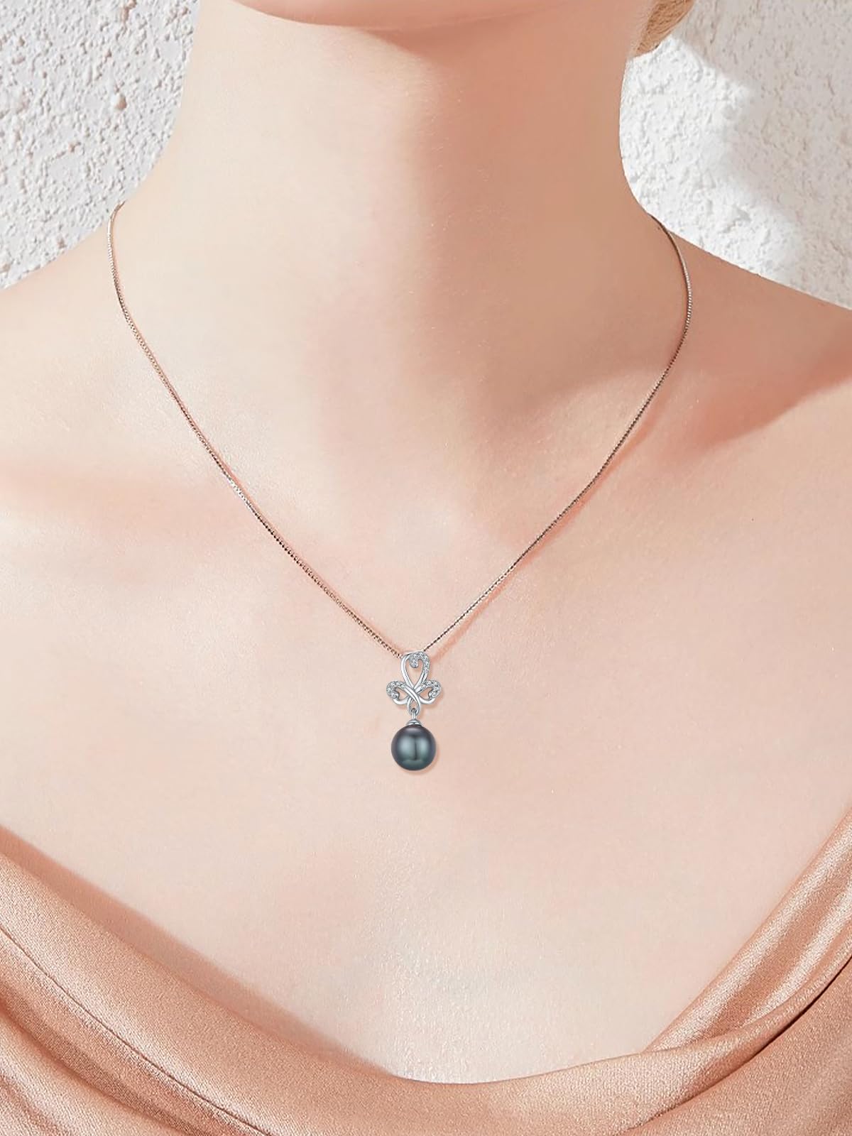 KANNSOAR Tahitian Black Pearl Necklace 18K White Gold Plated Sterling Silver Four Leaf Clover Pendant for Wedding Anniversary Birthday Jewelry Gifts for Women Wife Mom Lover Girlfriend