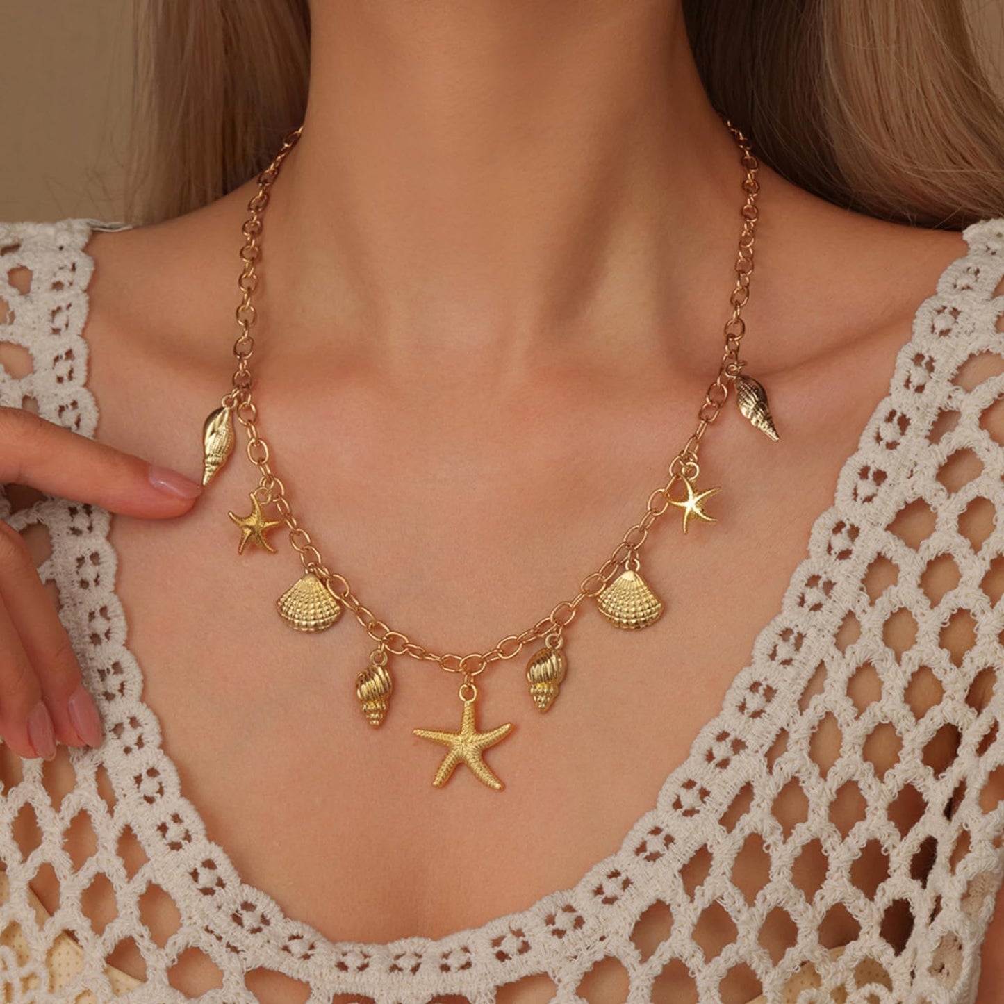 Frodete Starfish Necklace for Women Beach Necklaces Jewelry Layered Choker Drop Dangle Summer Vacation Outfits Theme Conch Seashell Accessories Ocean Pendant Dress Costume