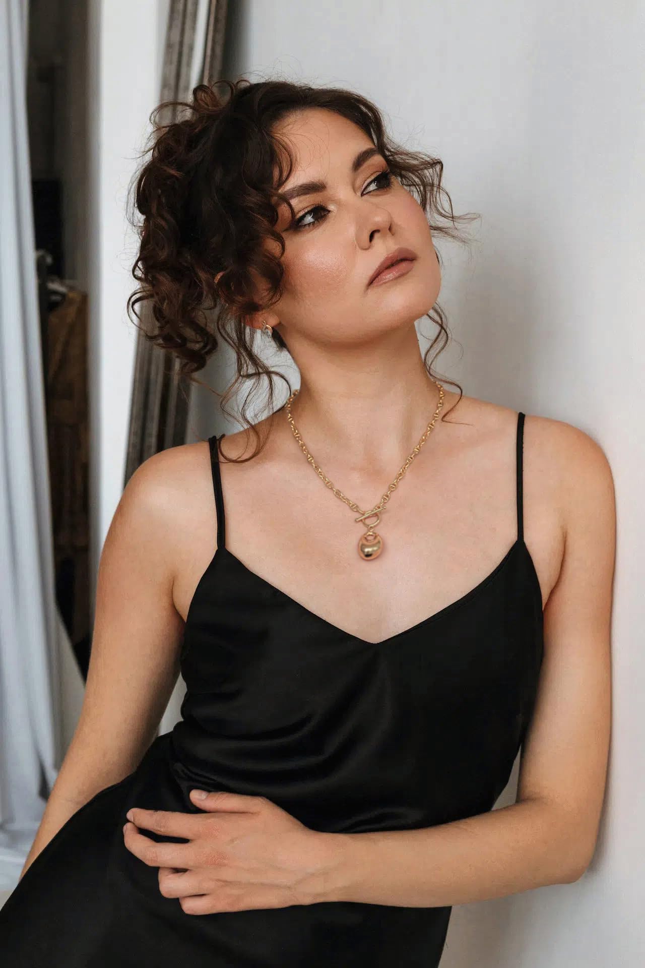 PEARLADA Statement 18k Gold Plated Teardrop Necklace, Pebble Pendant Mariner Chain Necklace with Trendy Toggle Clasp