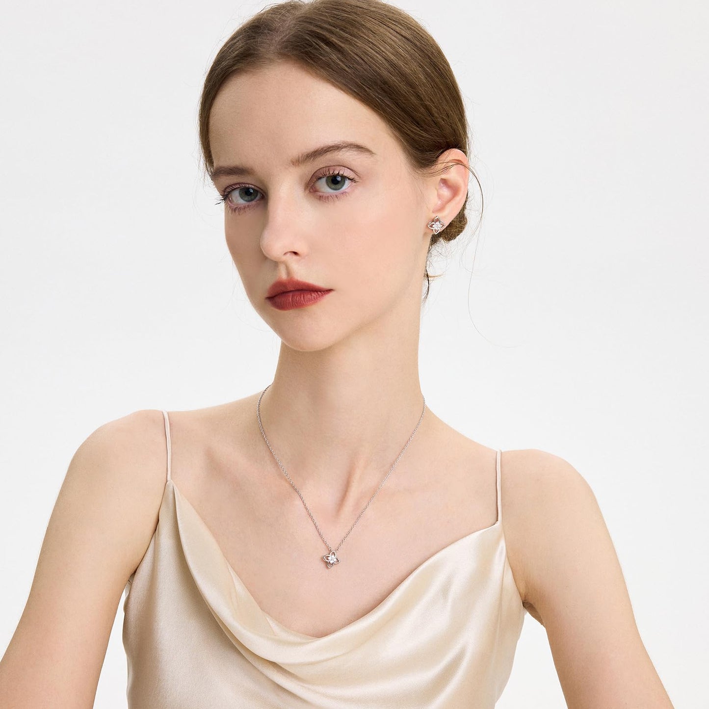 COBI Clover Pendant Necklace for Women, Rhodium 18K Gold Plated Lucky Four Leaf Clover with Cubic Zirconia CZ, Adjustable 18"+2" Chain Necklaces, Fashion Trendy Jewelry, Birthday Gift