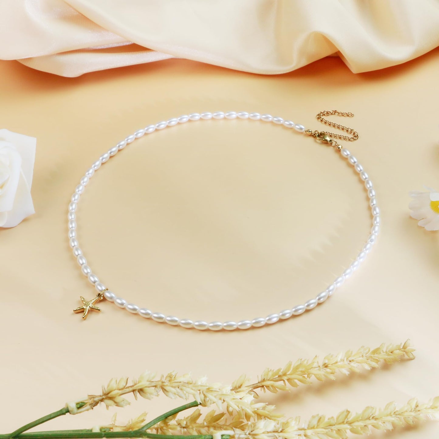 Sereney Starfish Necklace for Women, Gold Seashell Charm Pearl Necklace for Her, Dainty Summer Beach Necklace as Sea Shell Jewelry Pearl Choker Necklace for Daughter Friend Sister Bridal Jewelry