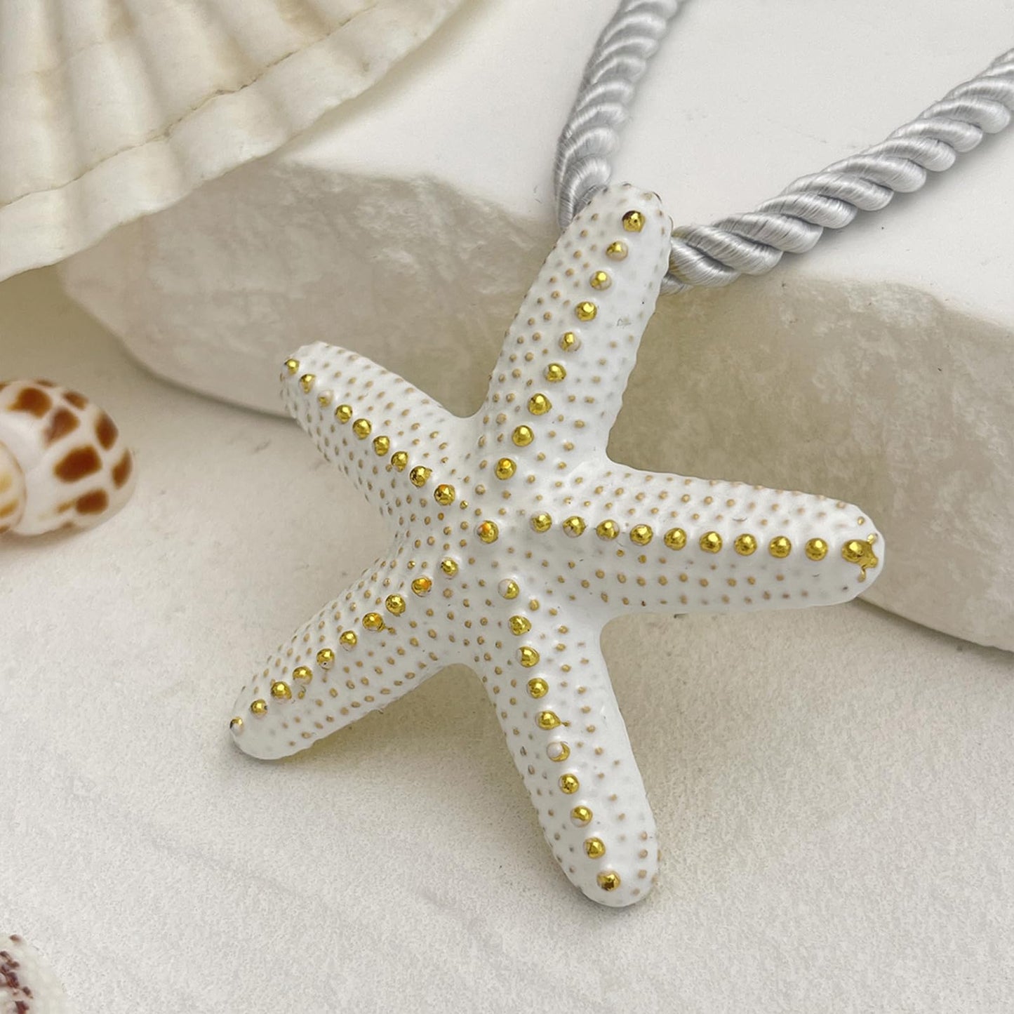 Nojess Starfish Necklace for Women Large Star Pendant Necklaces Beach Necklaces Statement Chunky Necklaces Summer Holiday Beach Party Jewelry (White Starfish Necklace)