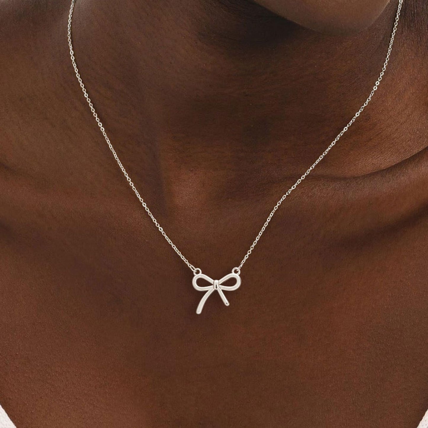 VRIUA Bow Necklace, 14K Silver Plated Bow Necklace for Women Dainty Simple Everyday Jewelry Gift