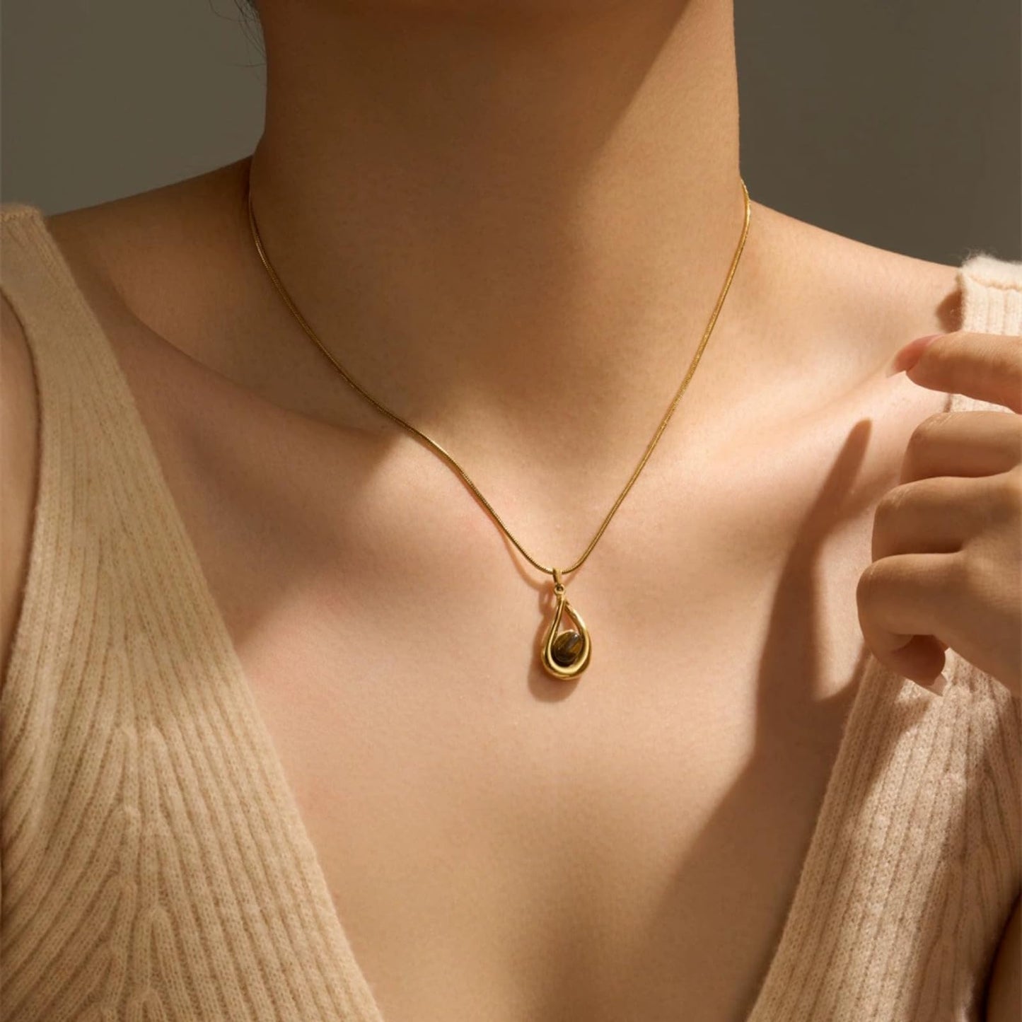Hcrohihit Chunky Hollow Pendant Necklace for Women,Trendy Charm Big Circle Necklace Boho Punk Cowgirl Outfits Western Accessories (D-GD)