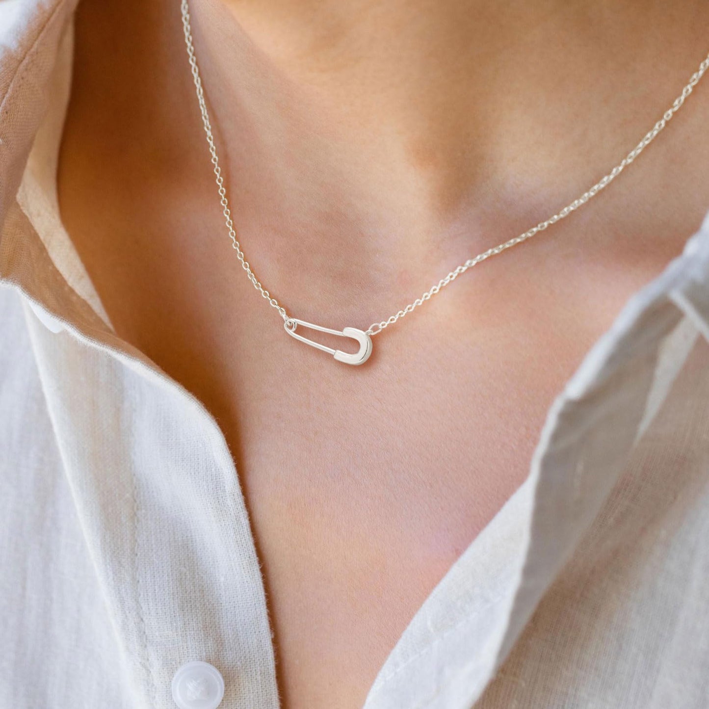 VRIUA Safety Pin Necklace for Women, 14K Silver Plated Dainty Safety Pin Pendant Necklace Simple Everyday Jewelry