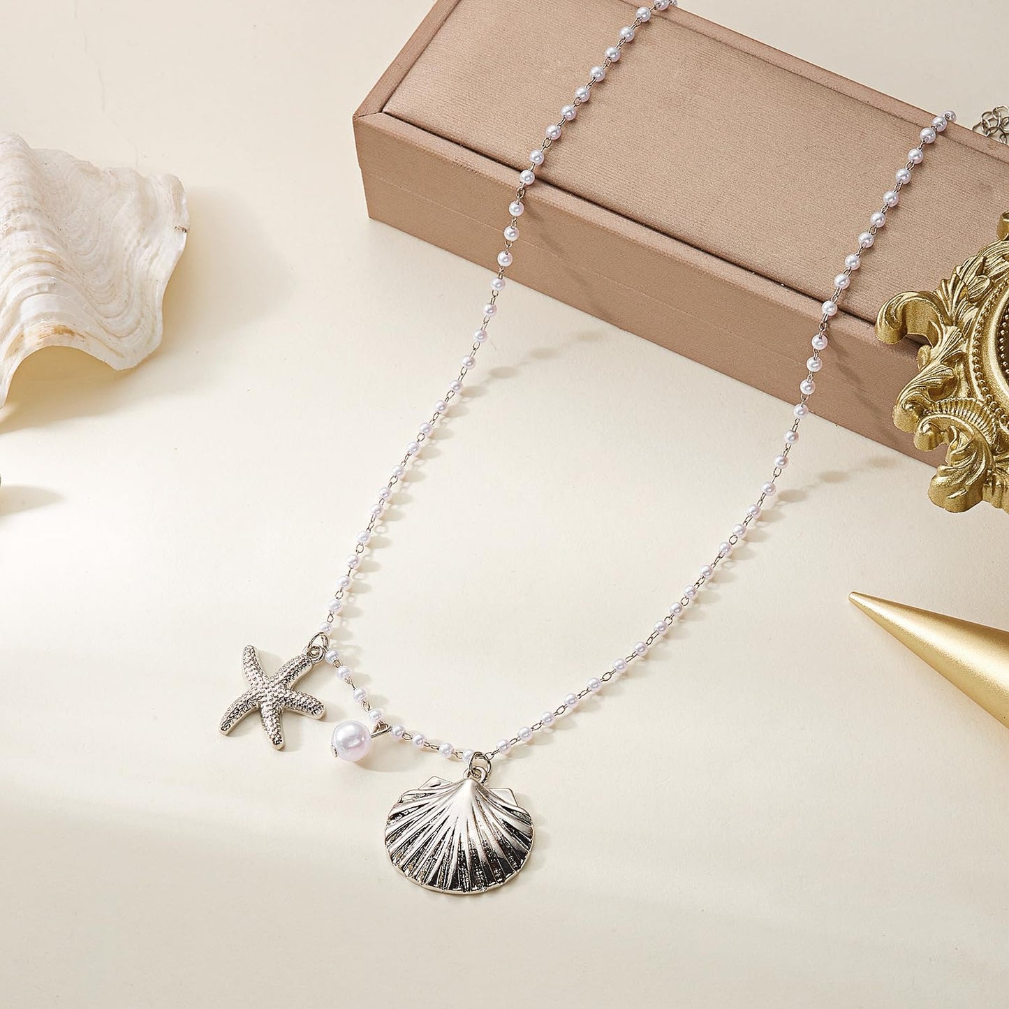 Shell Starfish Necklace for Women Gold Plated Pendant Pearl Necklace Boho Beaded Dainty Adjustable Necklaces Shell Conch Summer Beach Cuff Jewelry Accessories