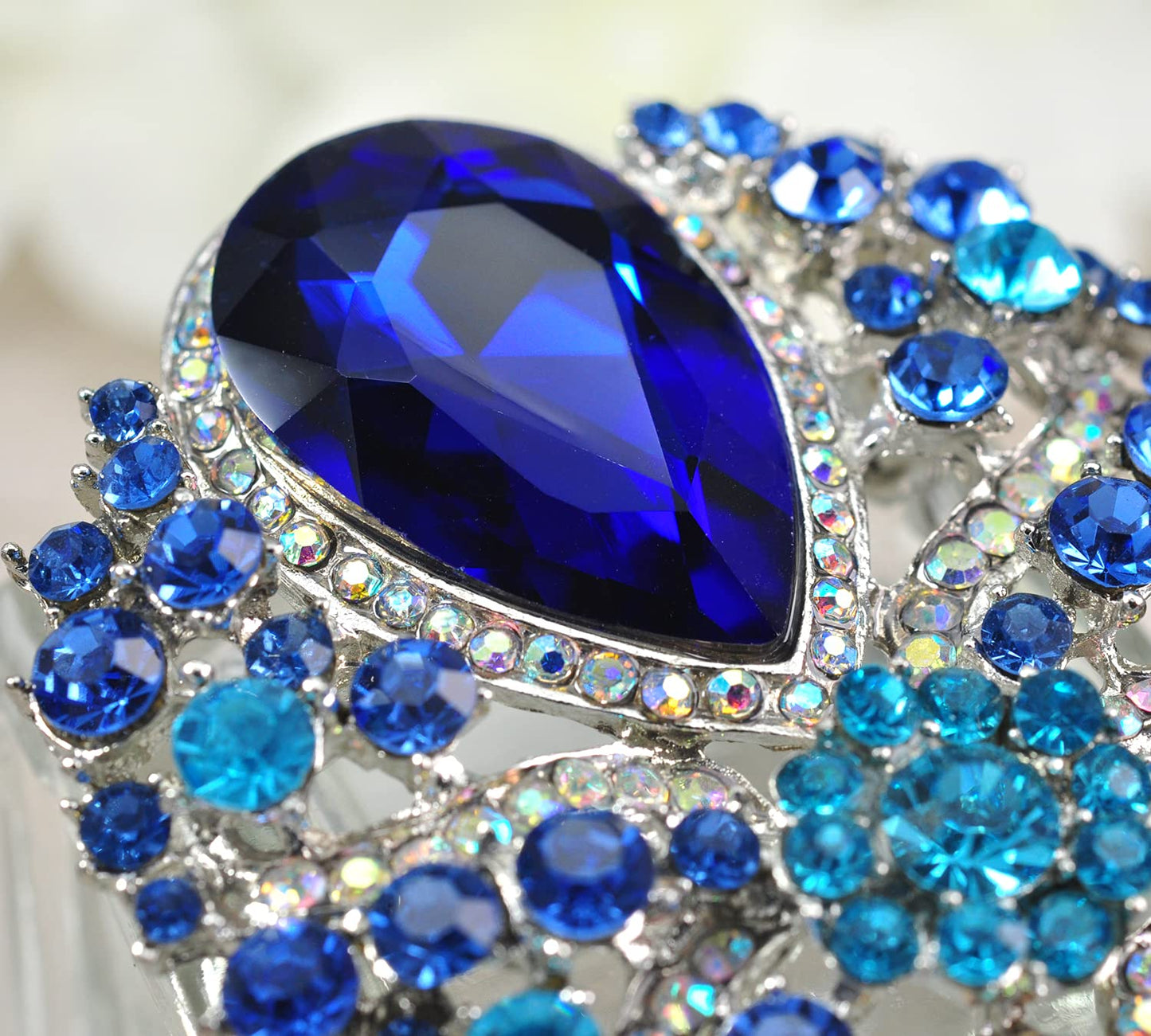 Gyn&Joy Women's Vintage Style Austrian Crystal Flower Teardrop Lake Blue Gorgeous Brooch Pin BZ061